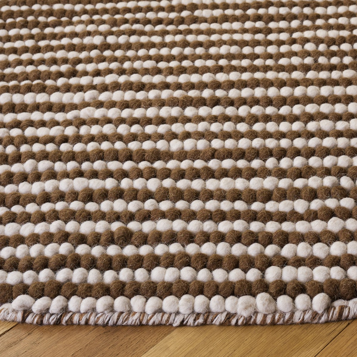 IVORY / RUST BROWN