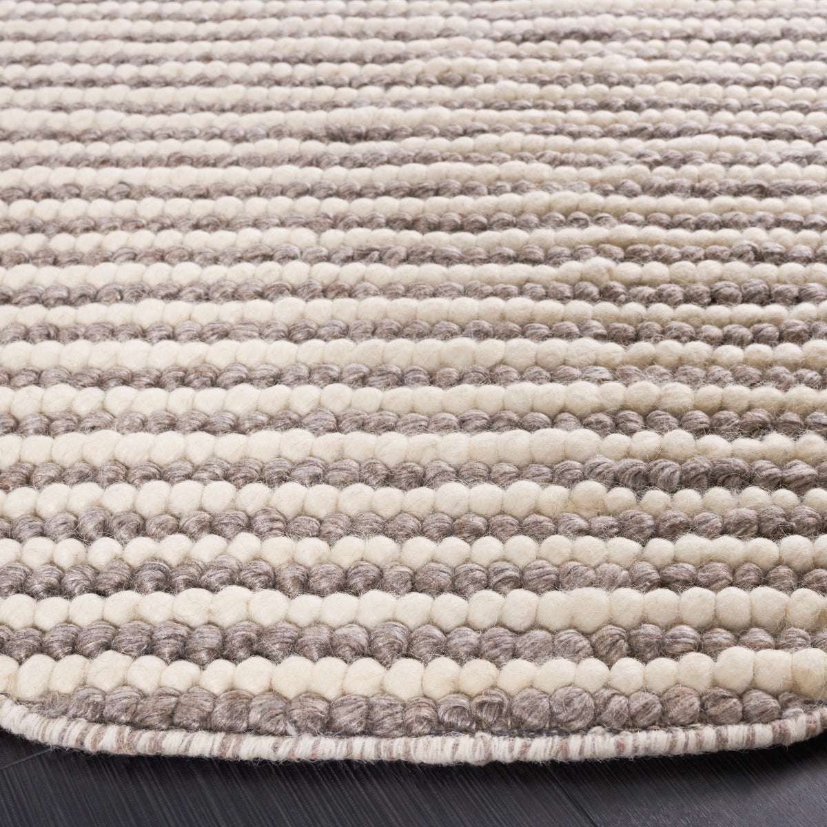IVORY / DARK BROWN