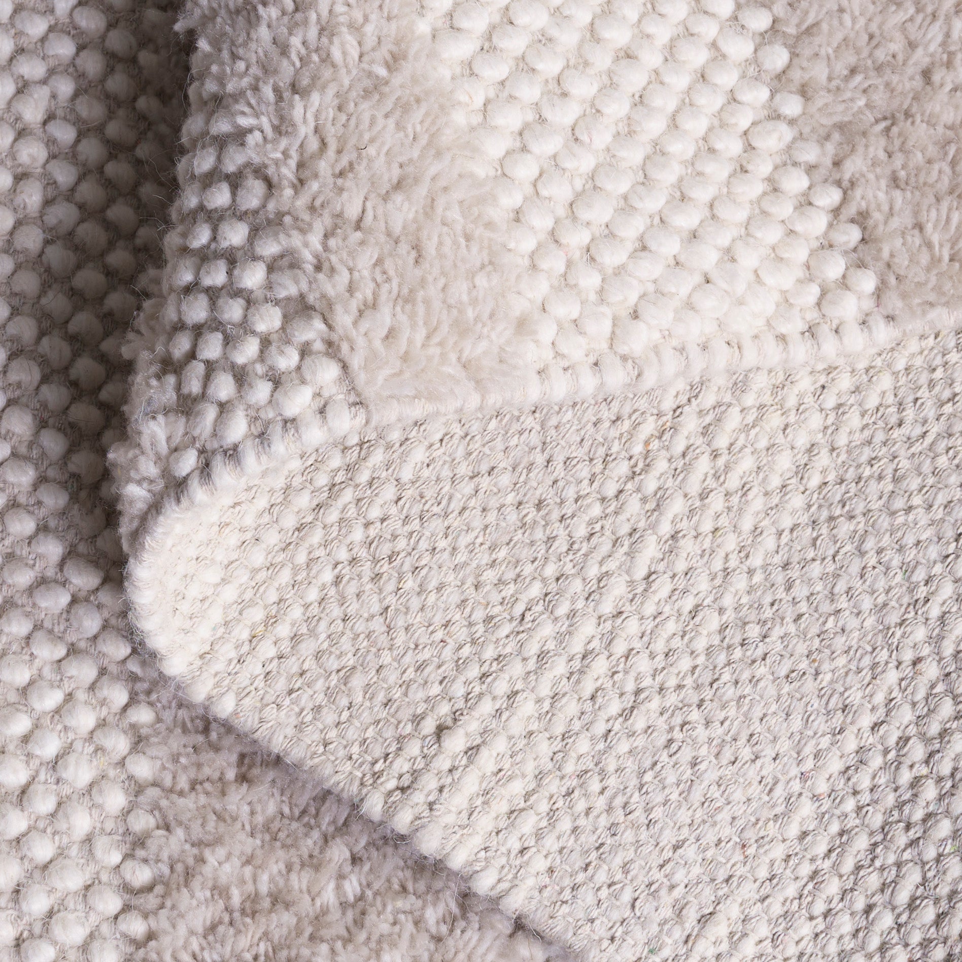 BEIGE / IVORY