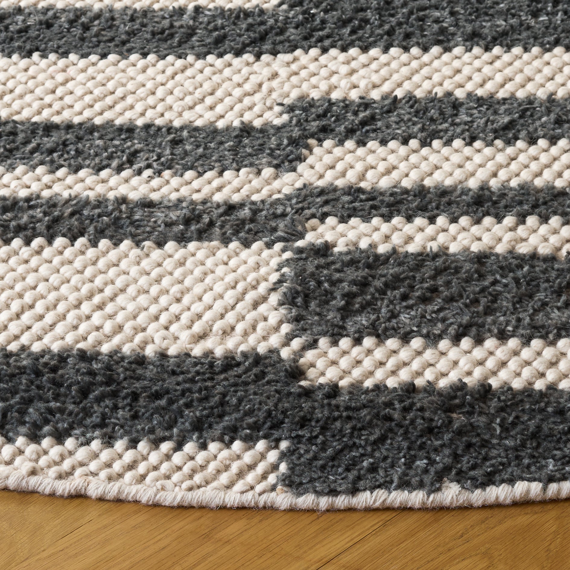 DARK GREY / IVORY