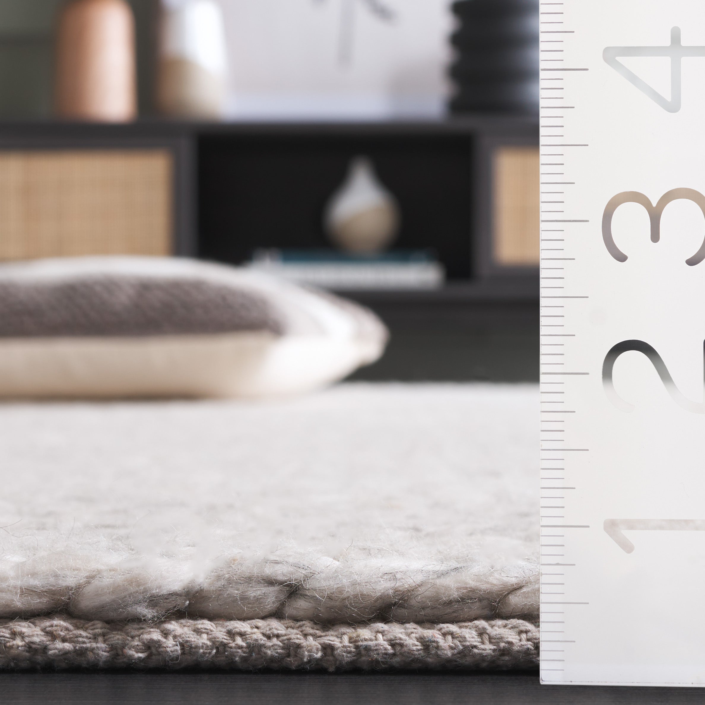 LIGHT GREY / BEIGE
