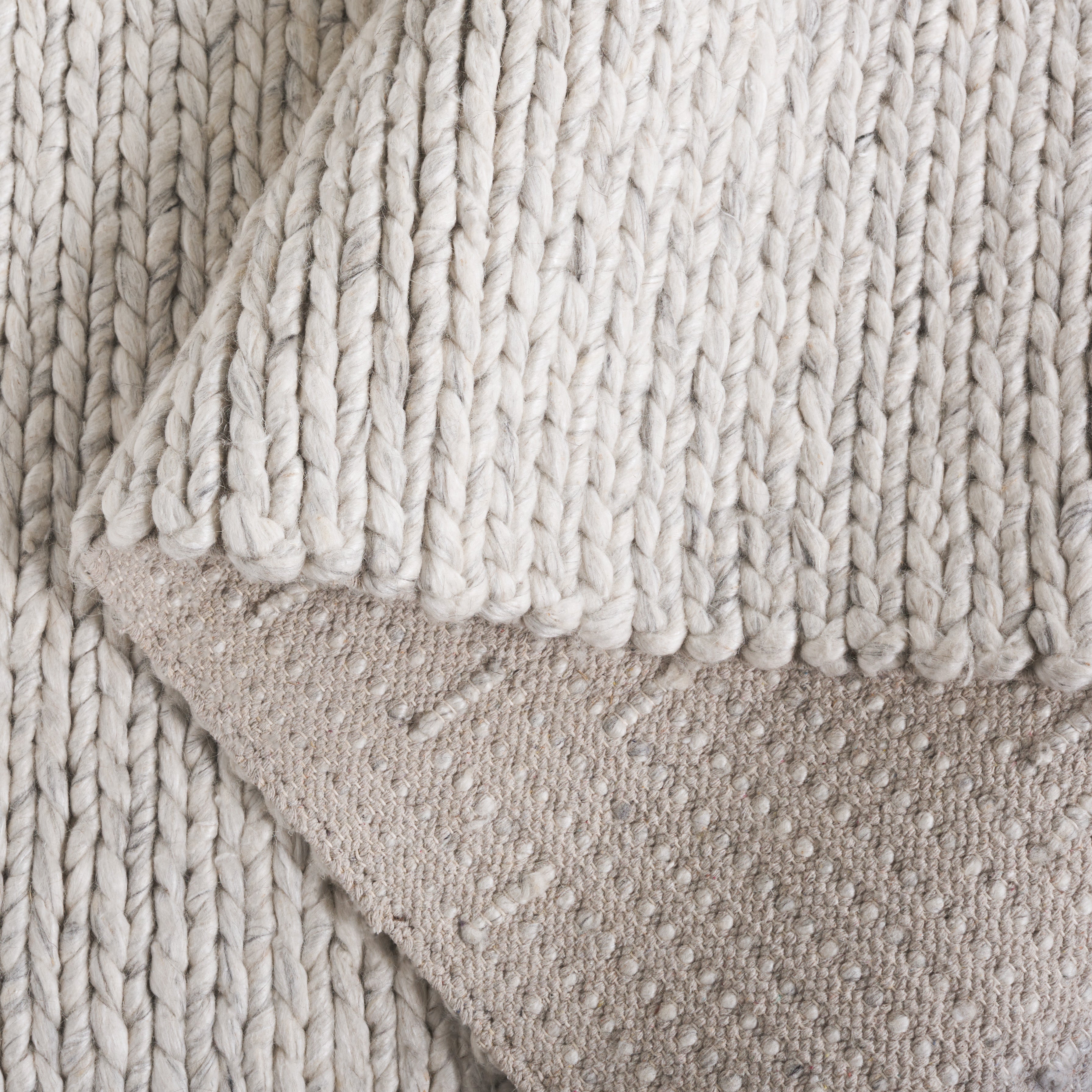 LIGHT GREY / BEIGE