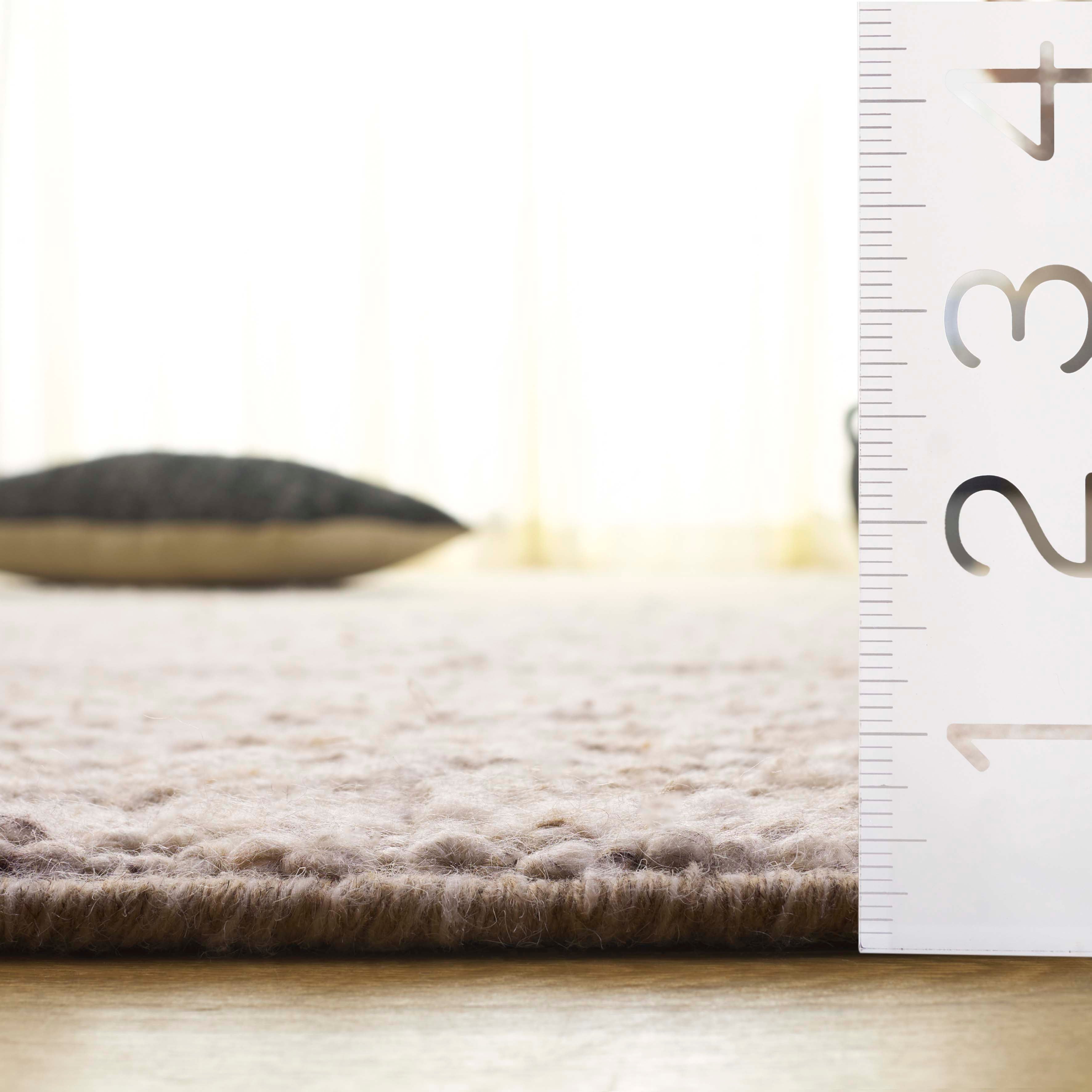 BEIGE / IVORY