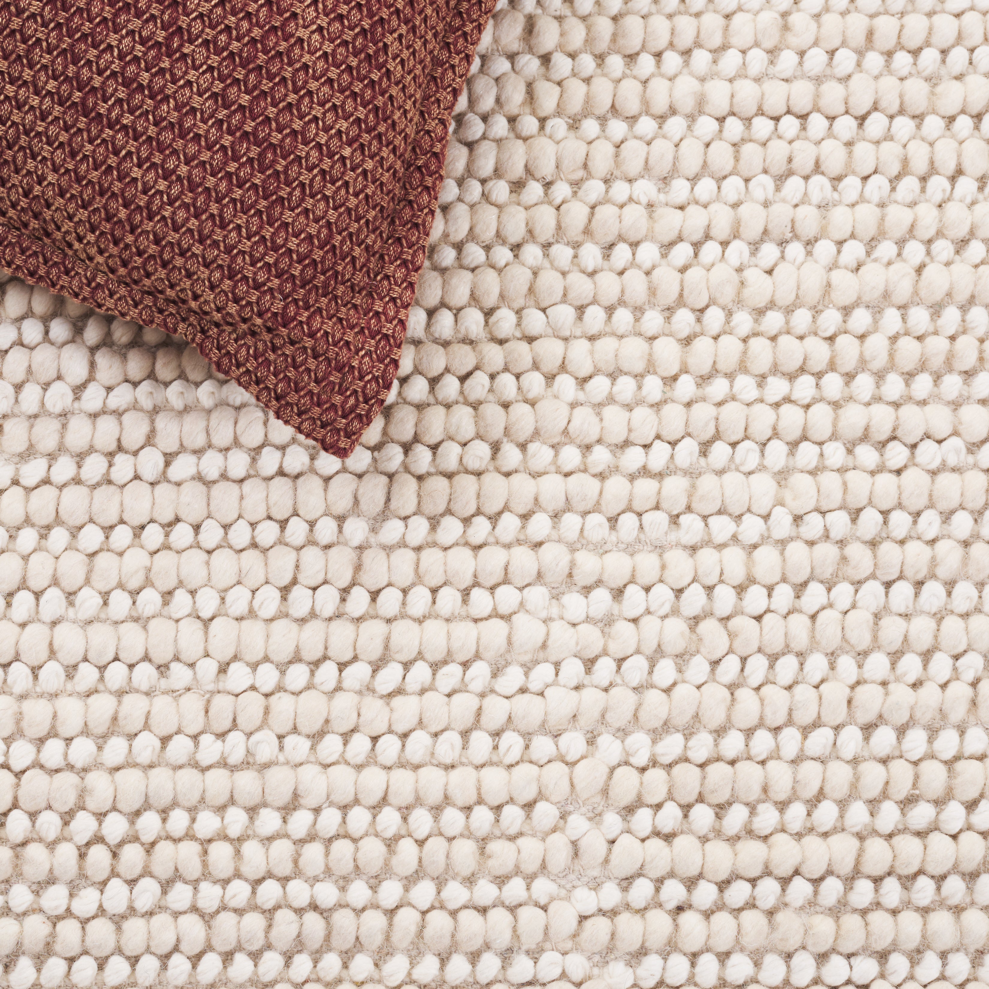 BEIGE / IVORY