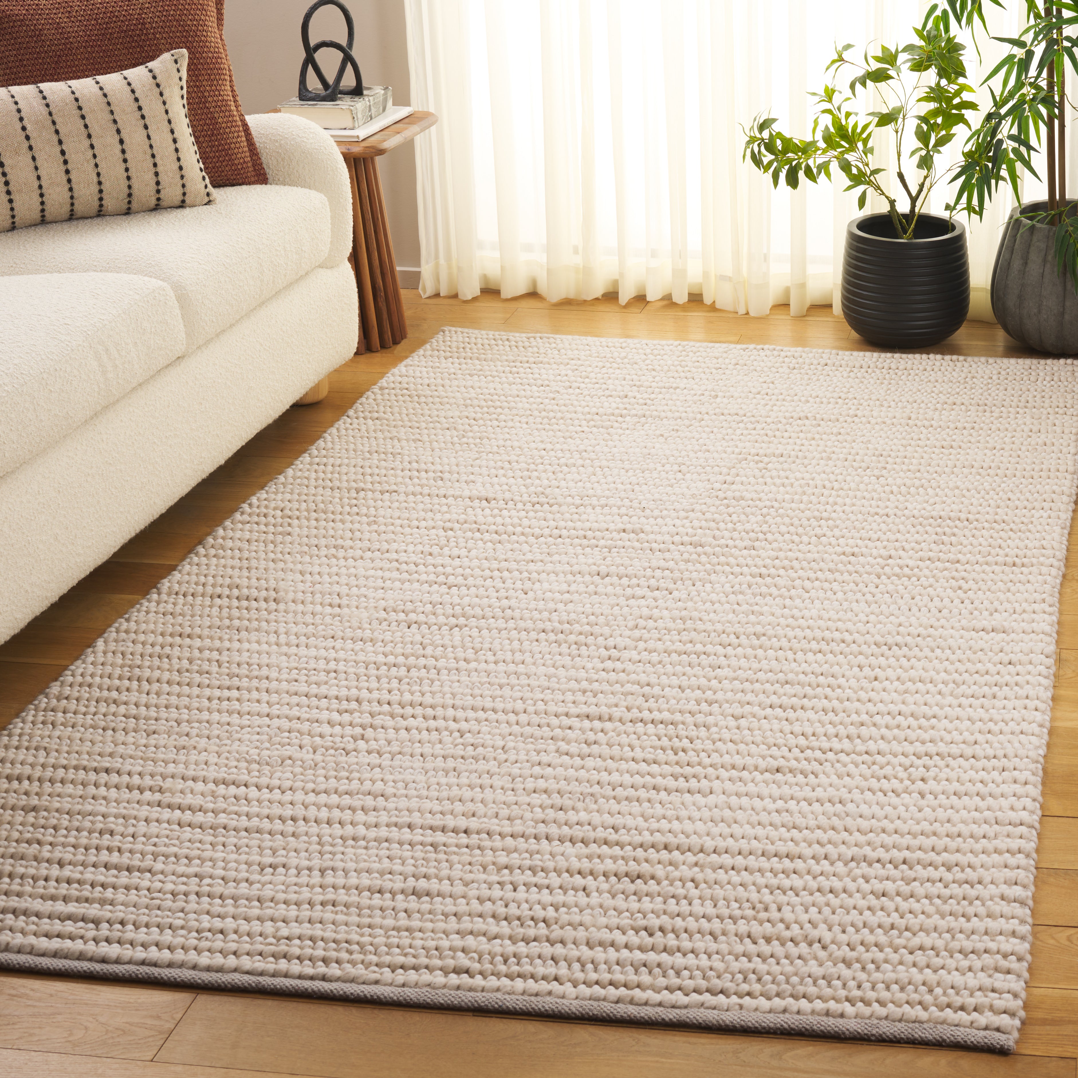BEIGE / IVORY
