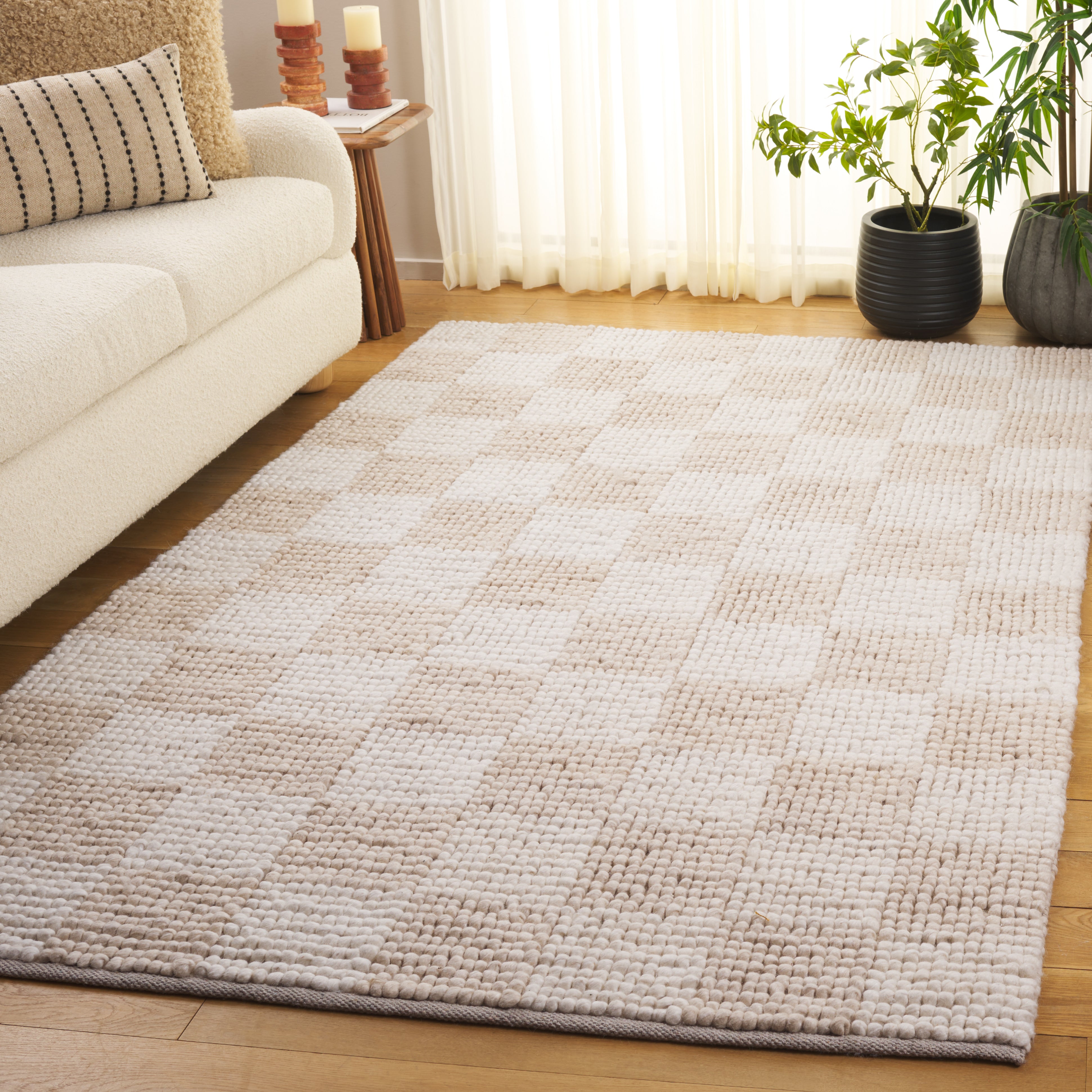 BEIGE / IVORY