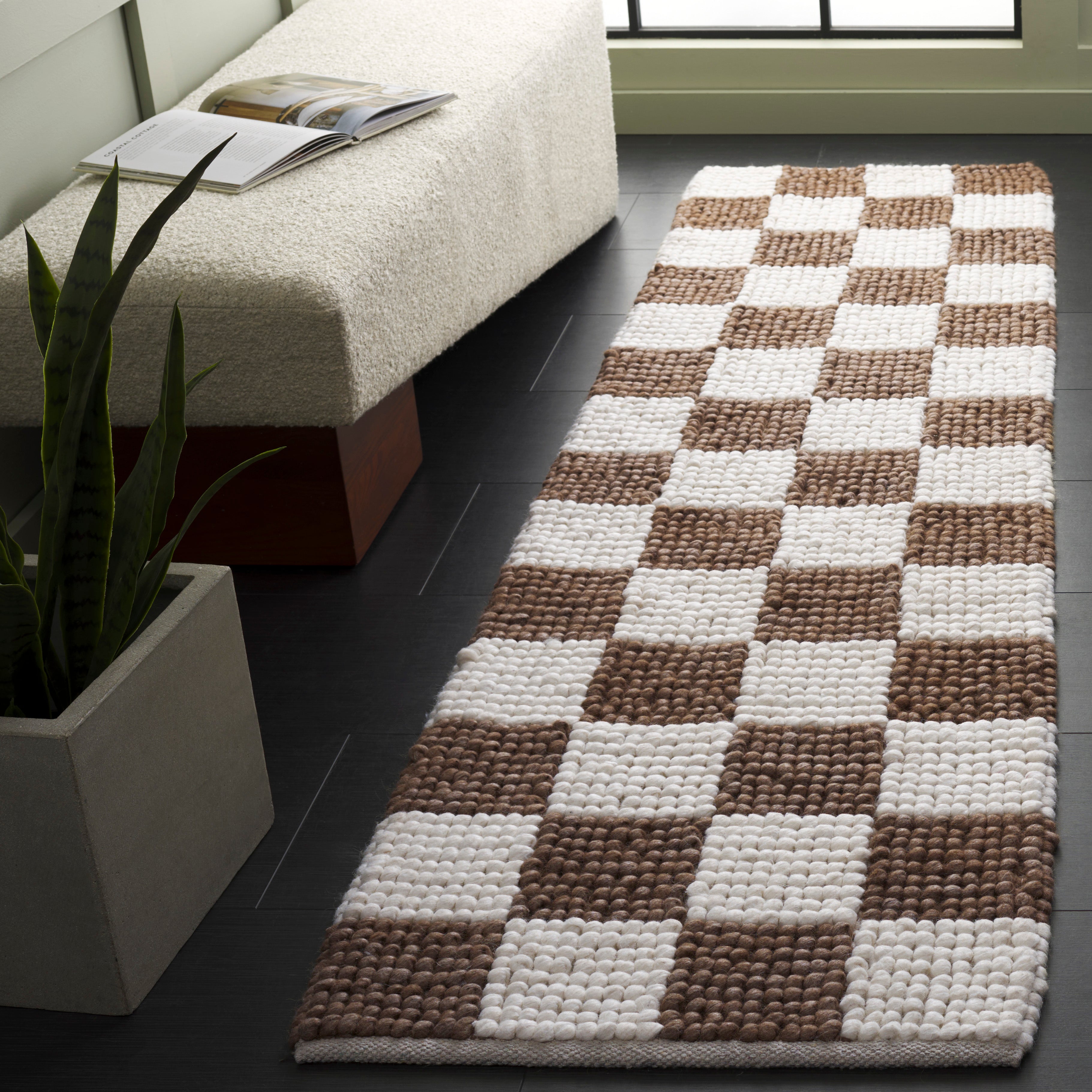BROWN / IVORY