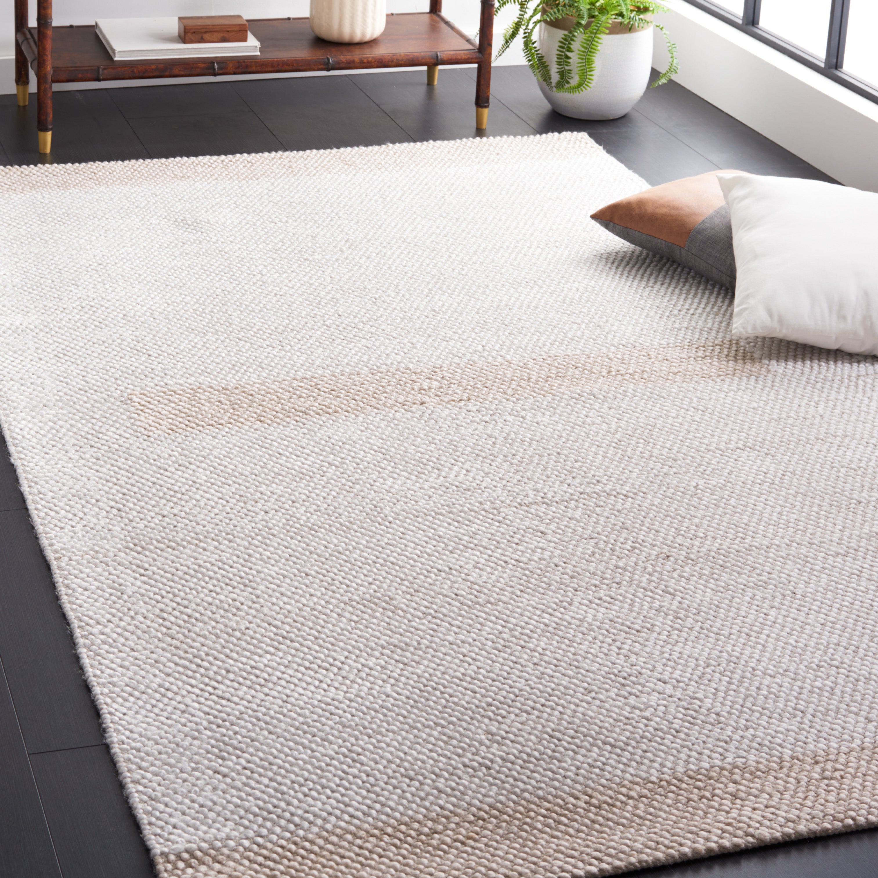 IVORY / BEIGE