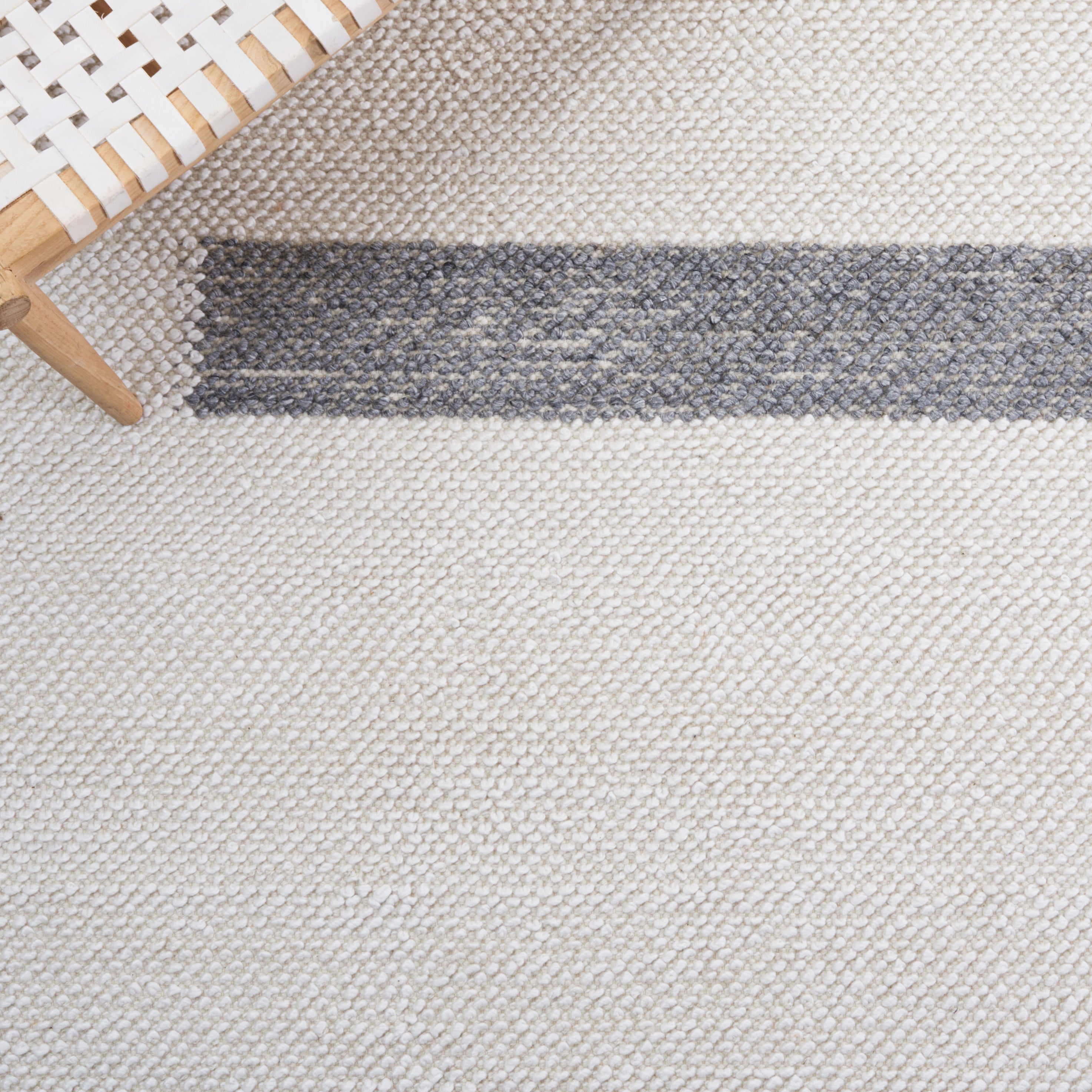 IVORY / GREY