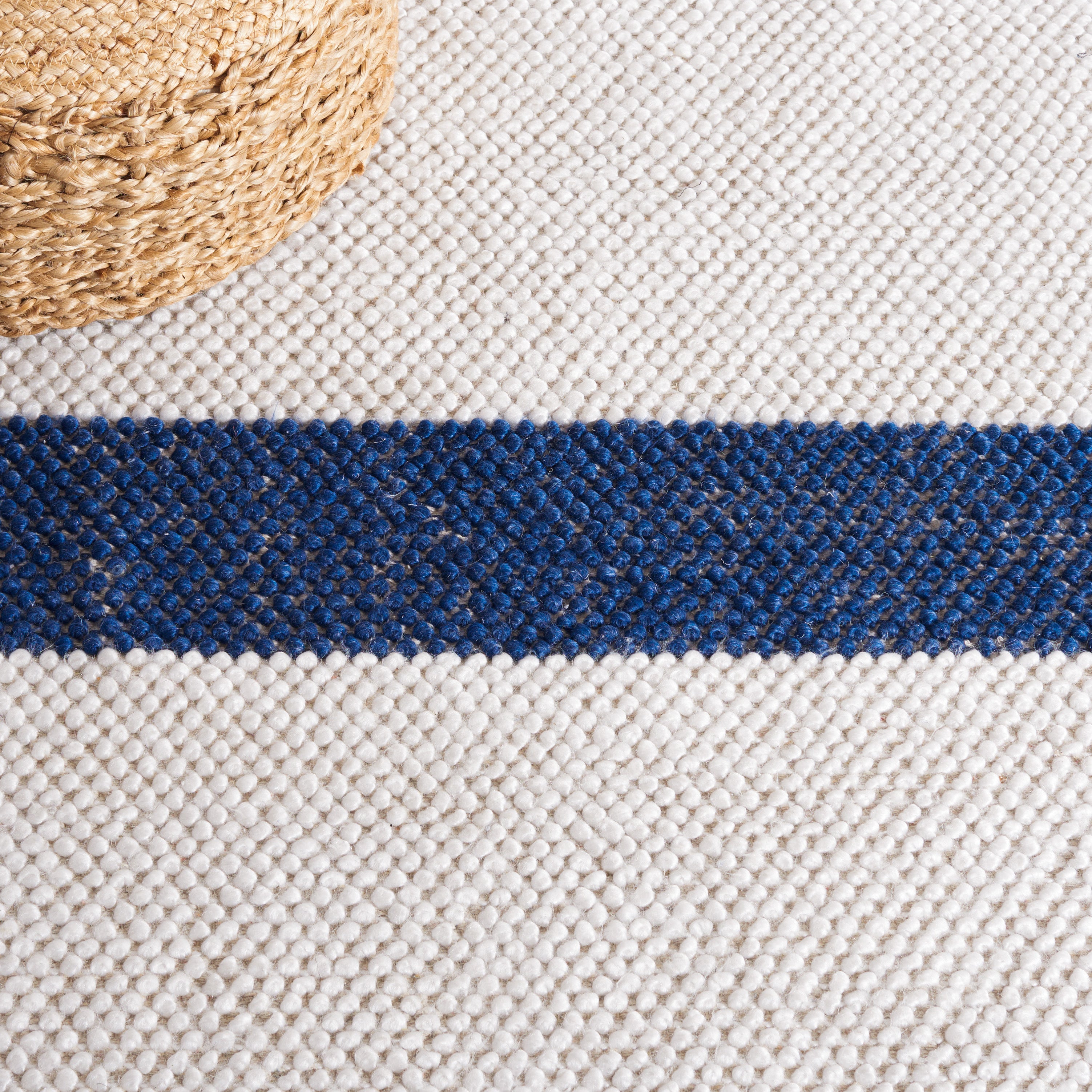 IVORY / NAVY