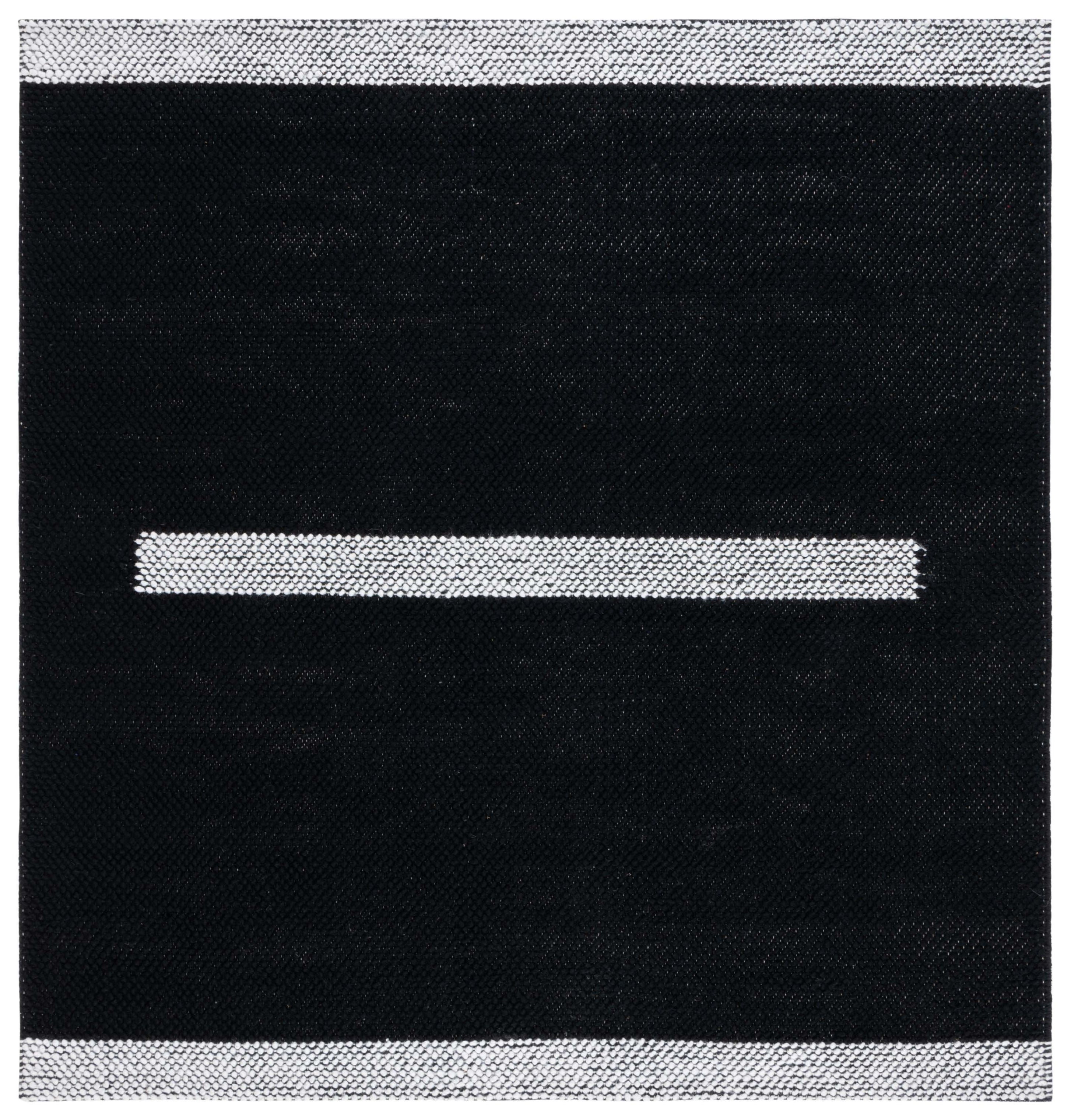 BLACK / IVORY