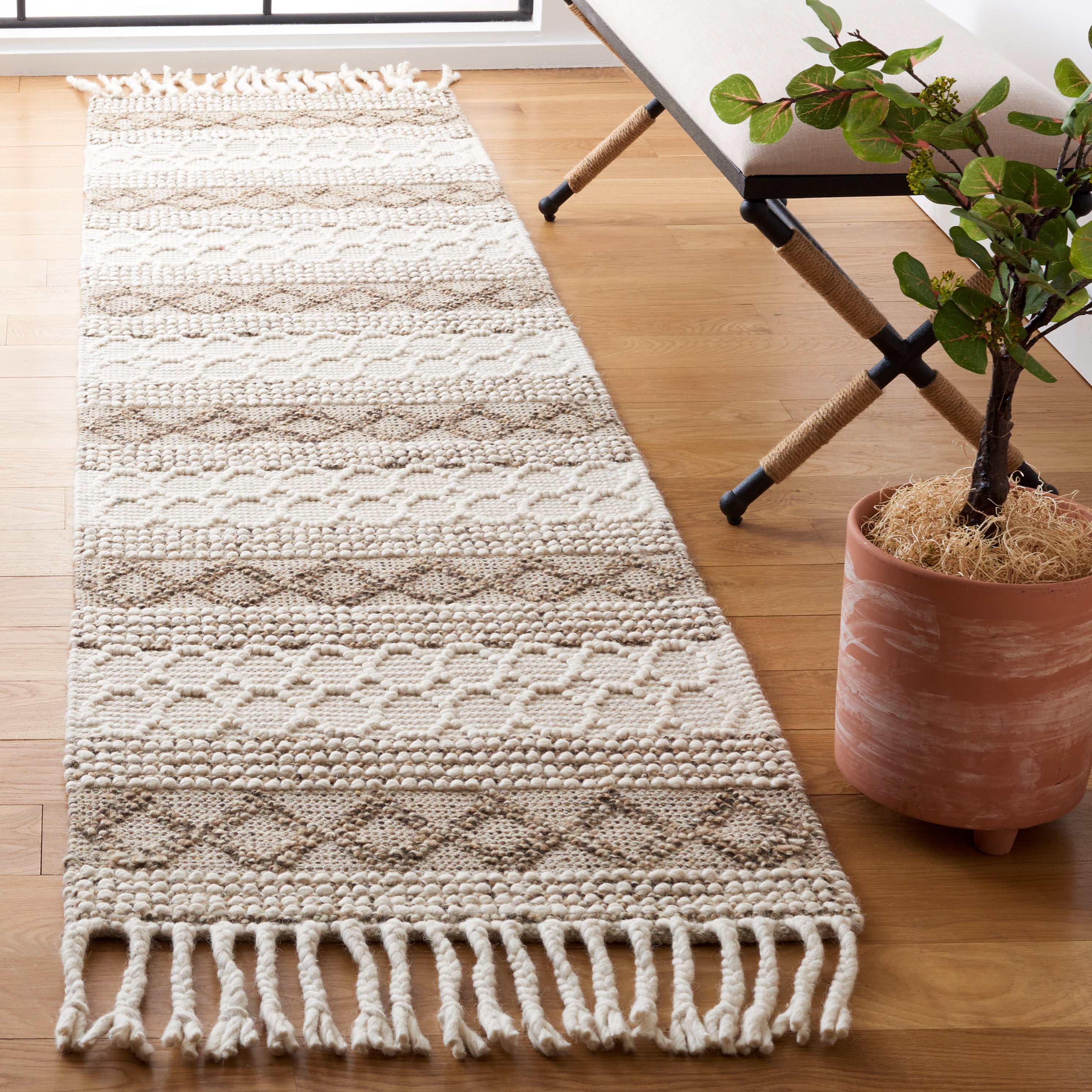 IVORY / BROWN