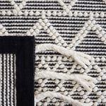 IVORY / BLACK