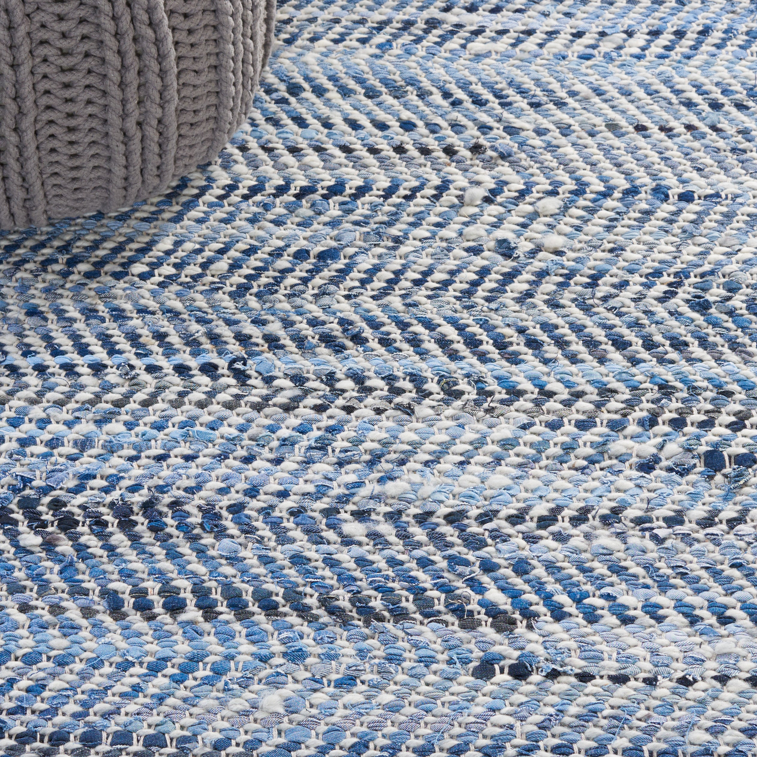 BLUE / LIGHT GREY