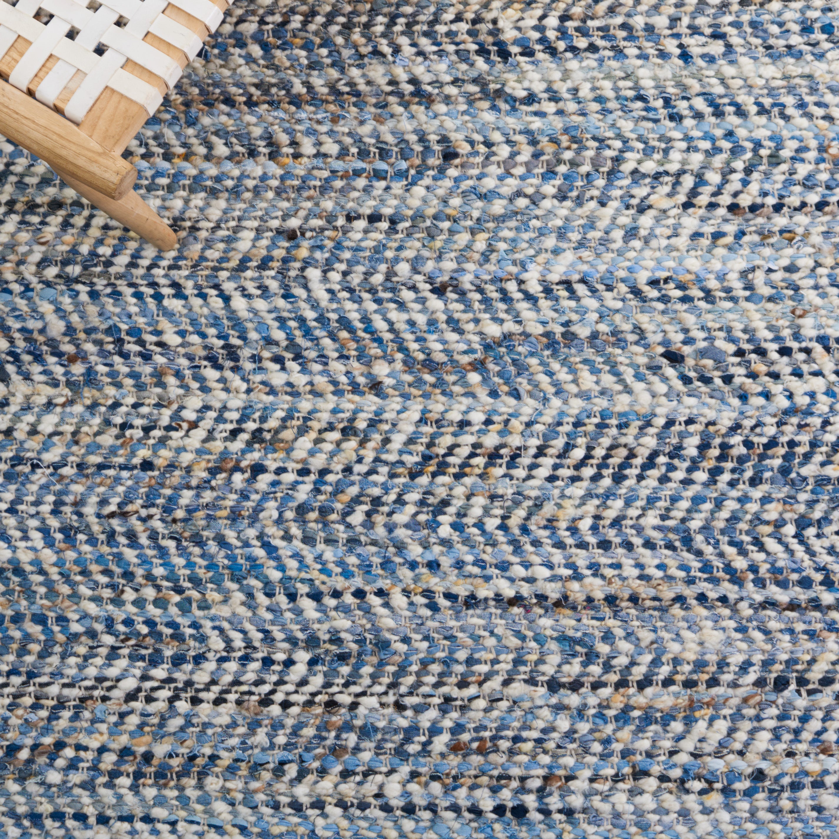 BLUE / IVORY