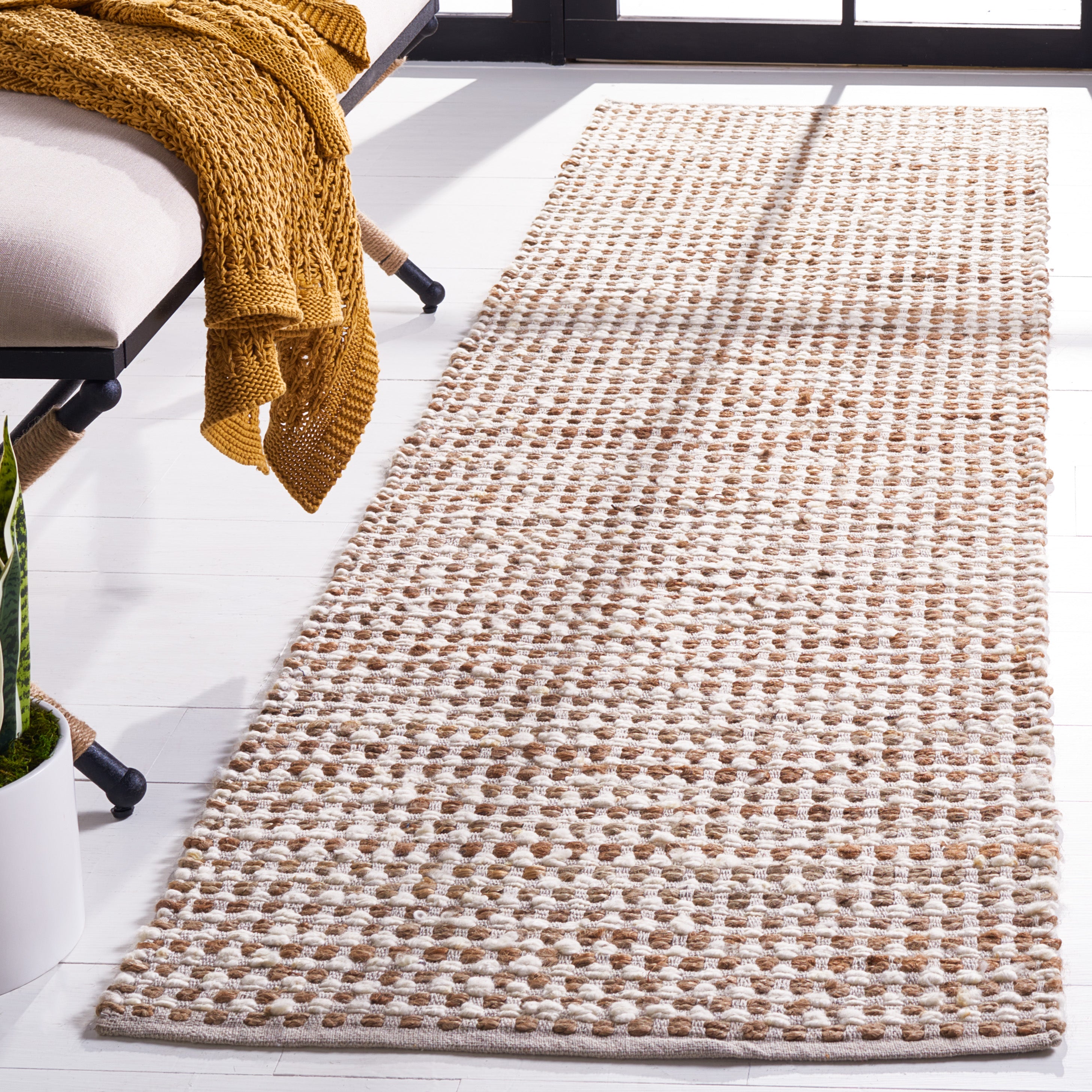 BEIGE / IVORY