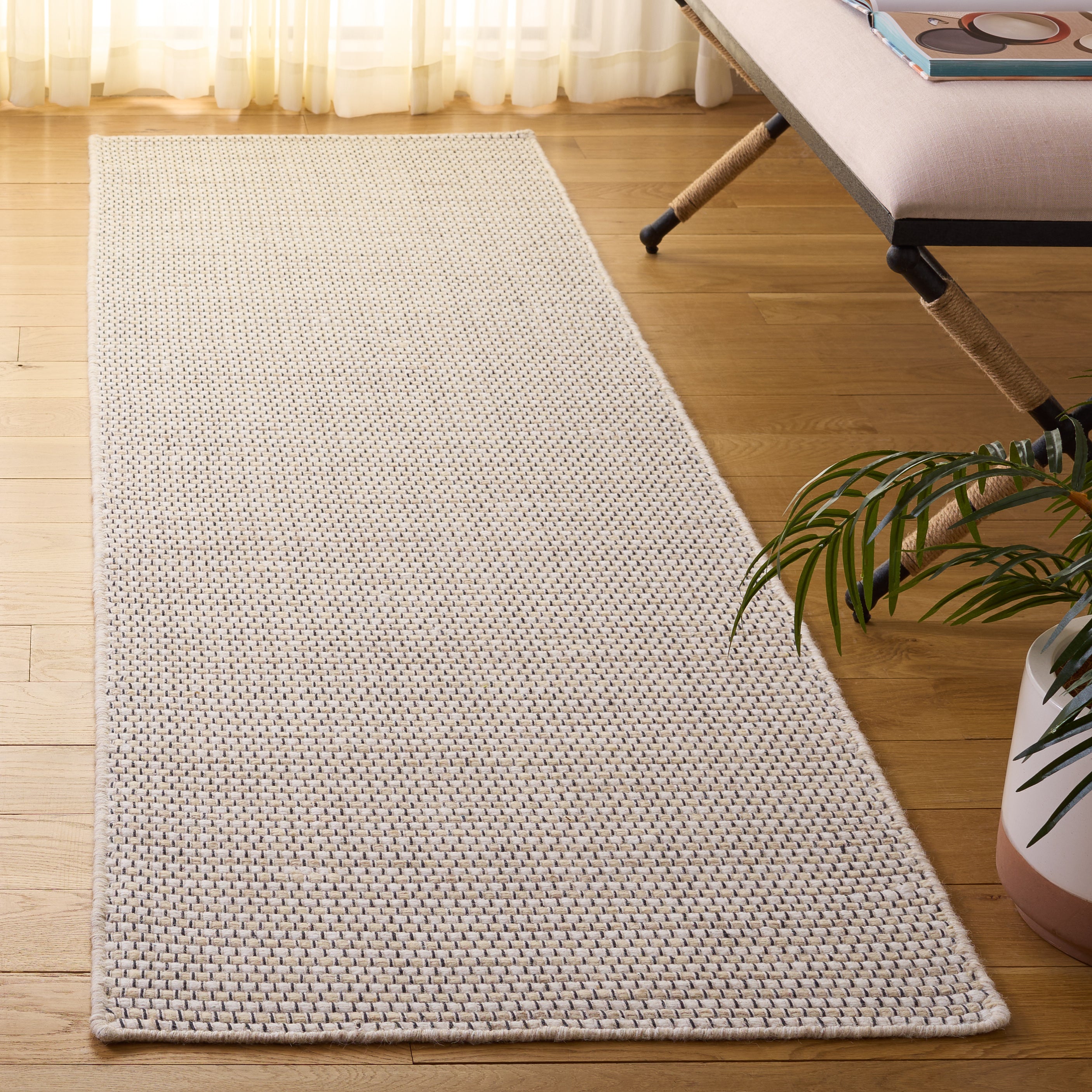 BEIGE / IVORY