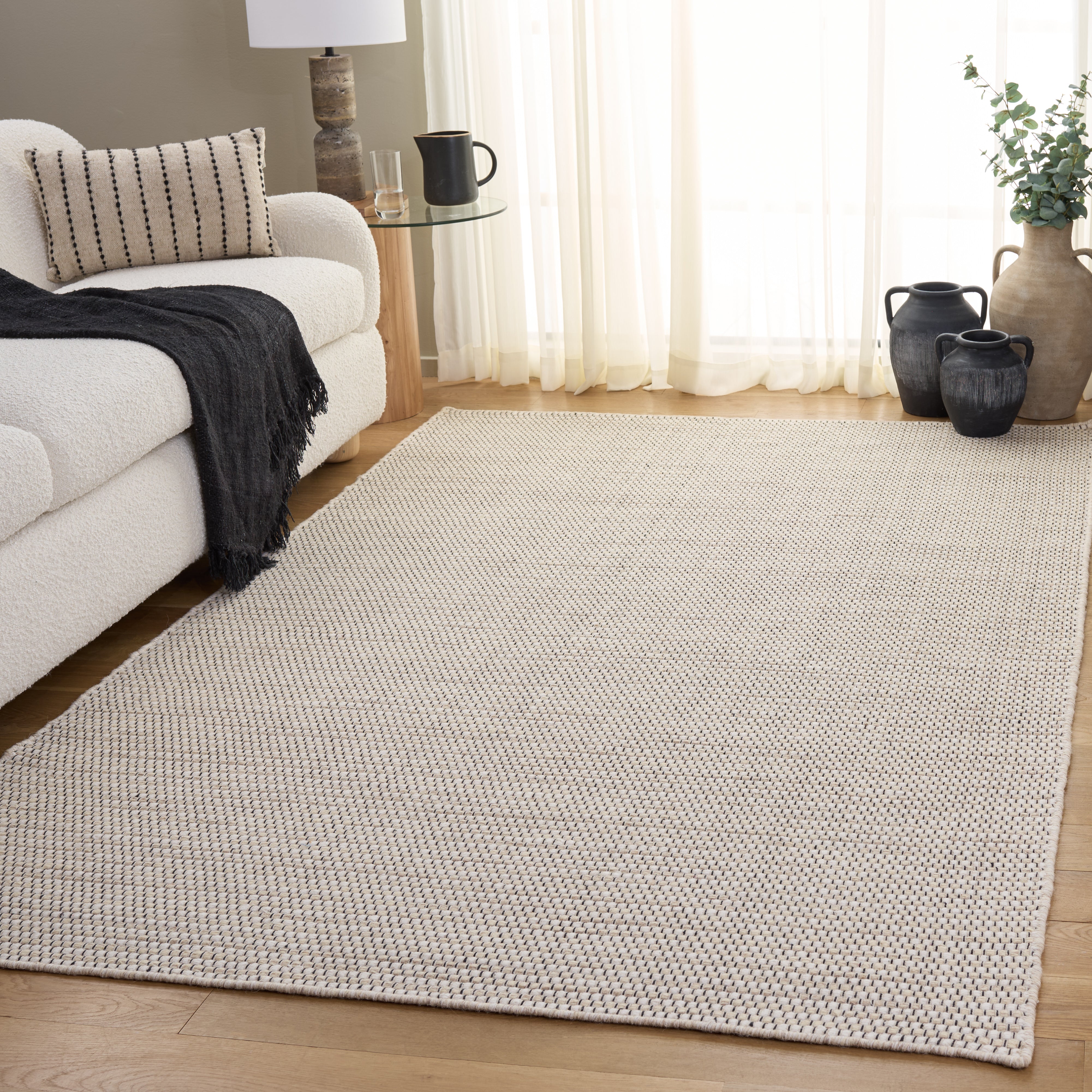 BEIGE / IVORY