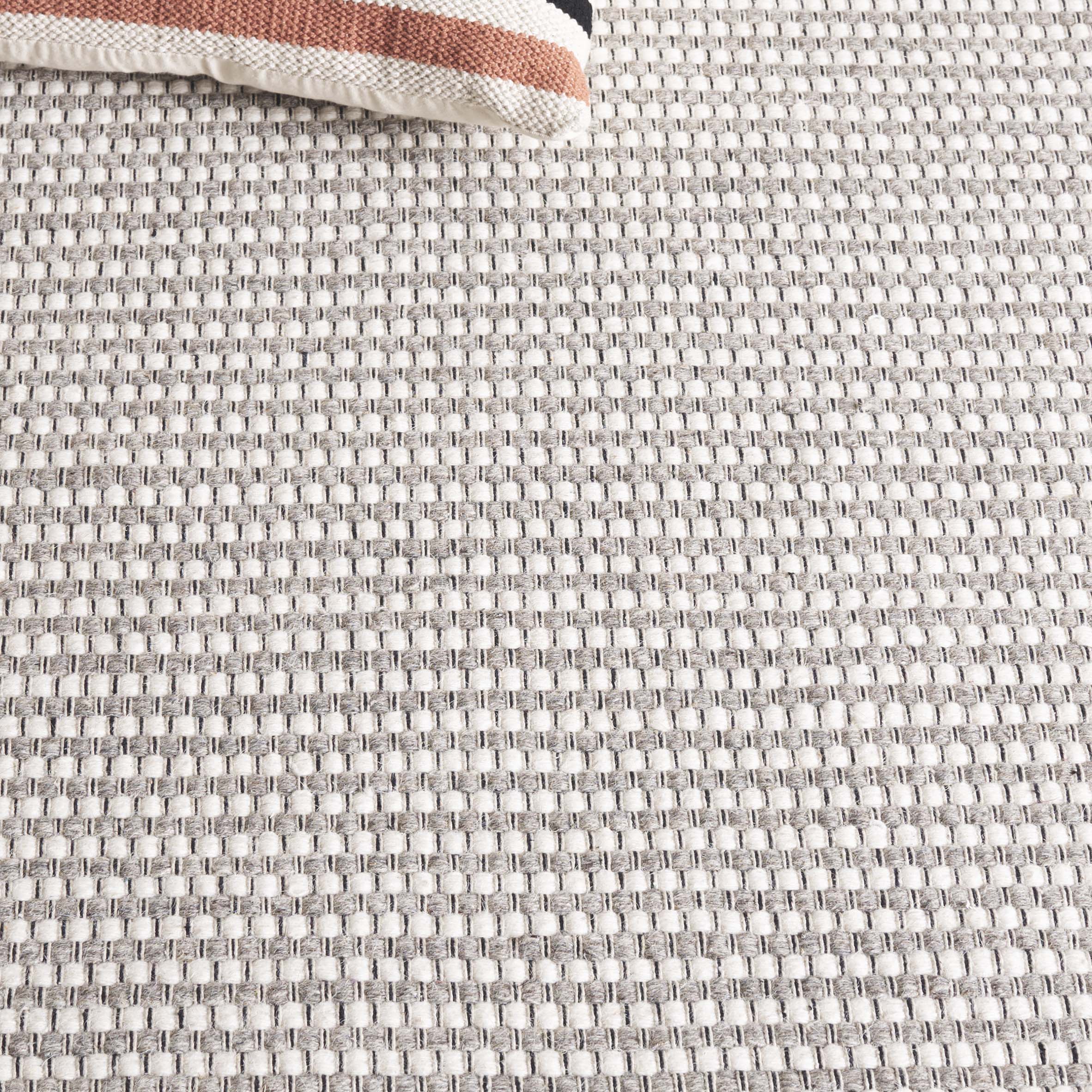 GREY / IVORY