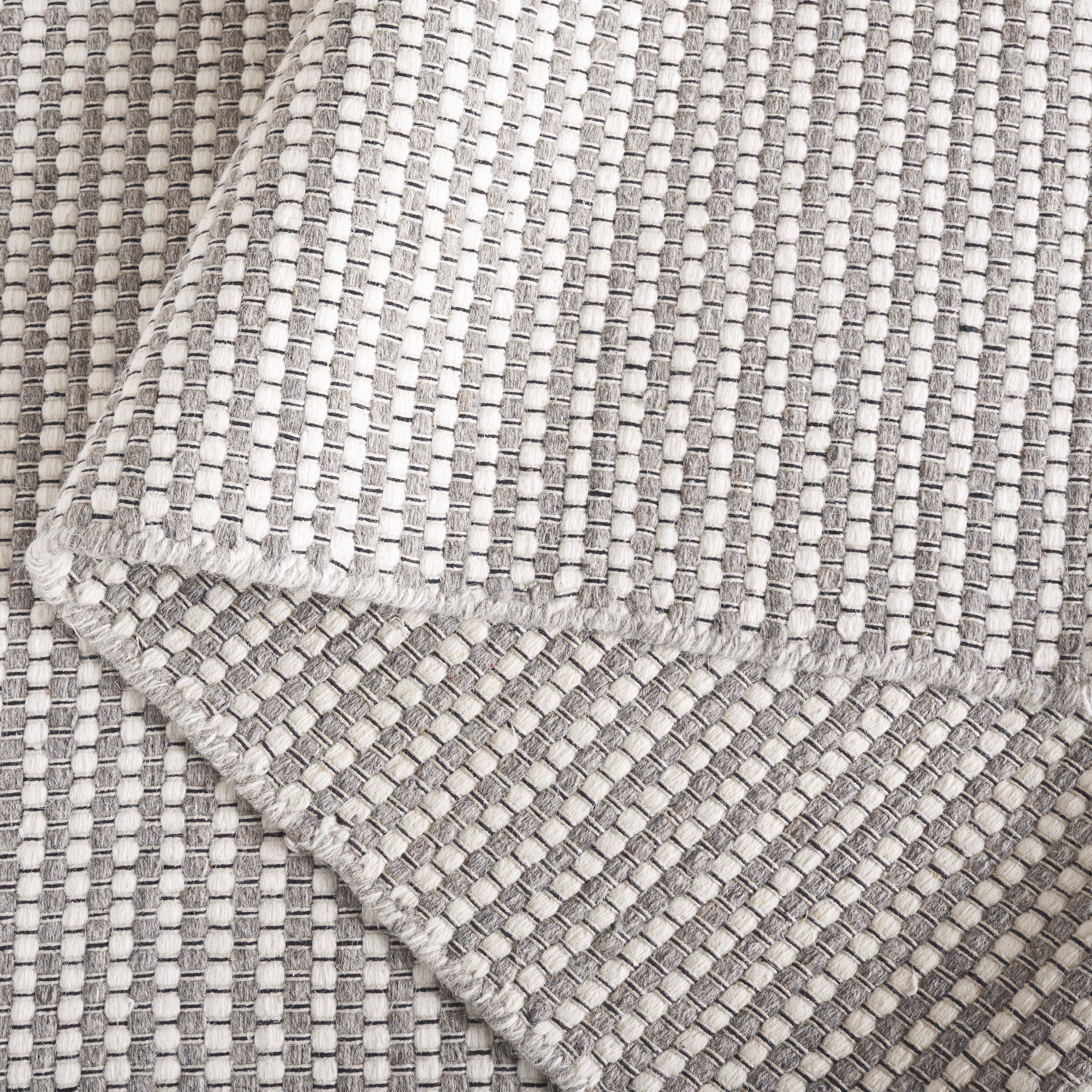GREY / IVORY