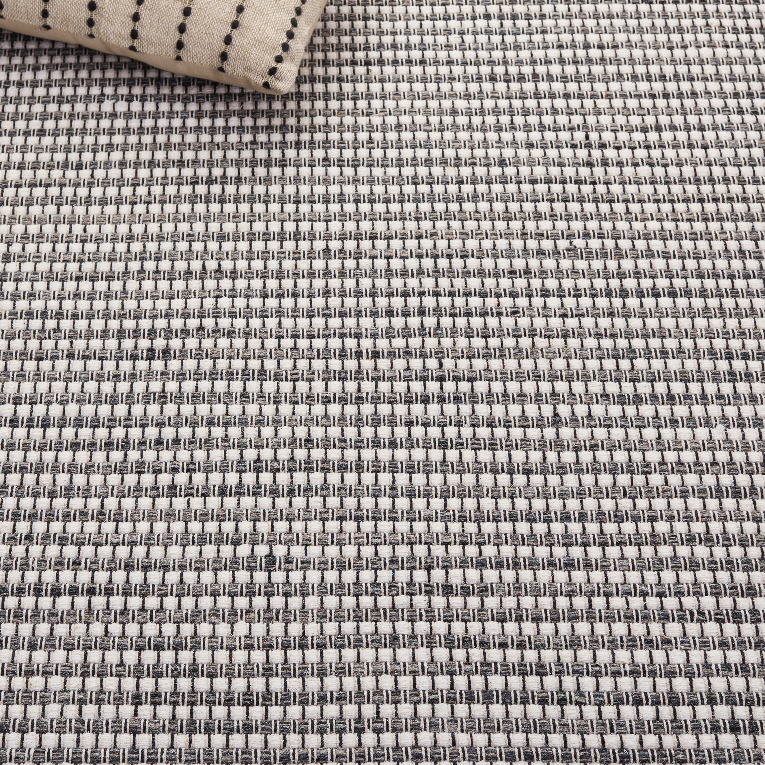 DARK GREY / IVORY