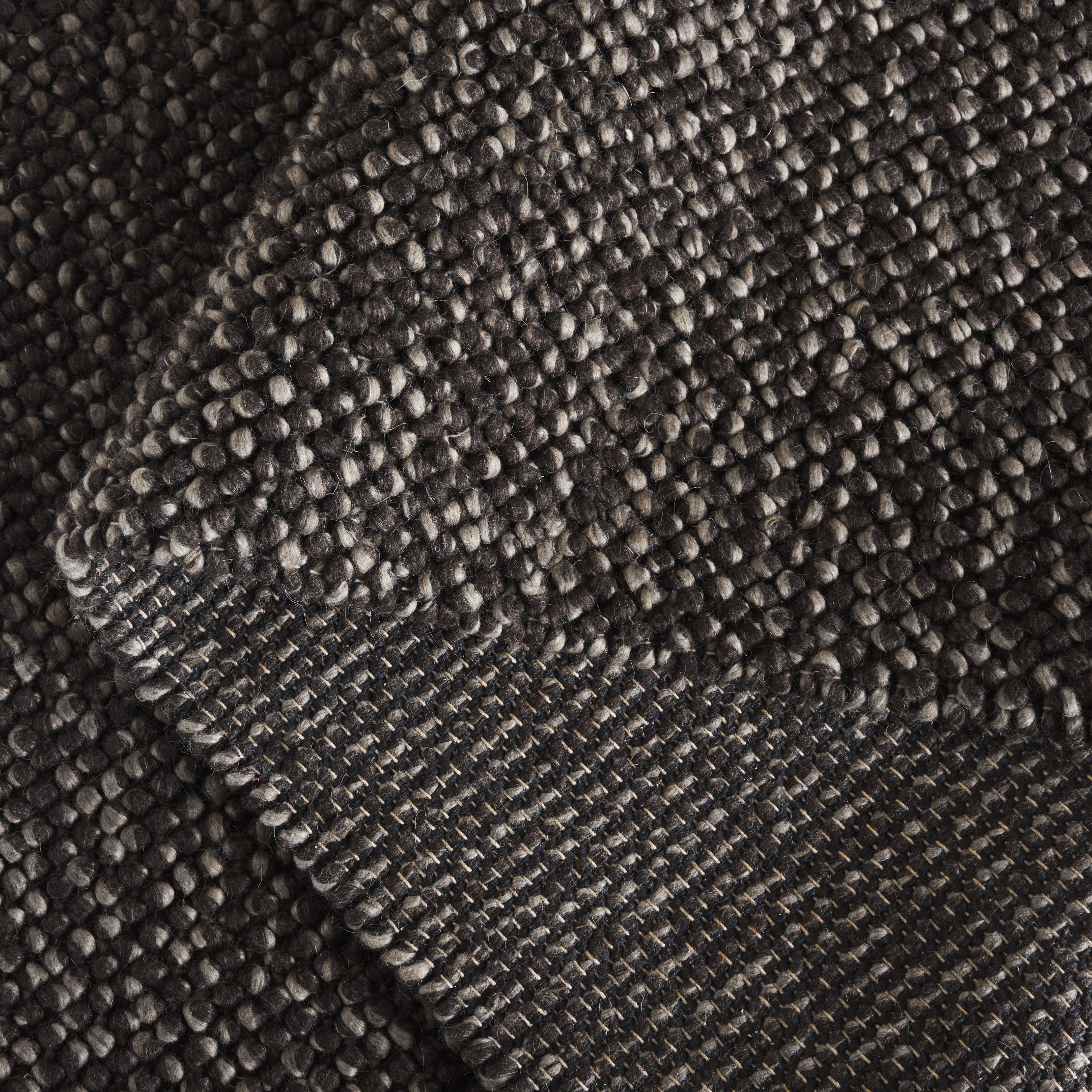 BLACK / GREY