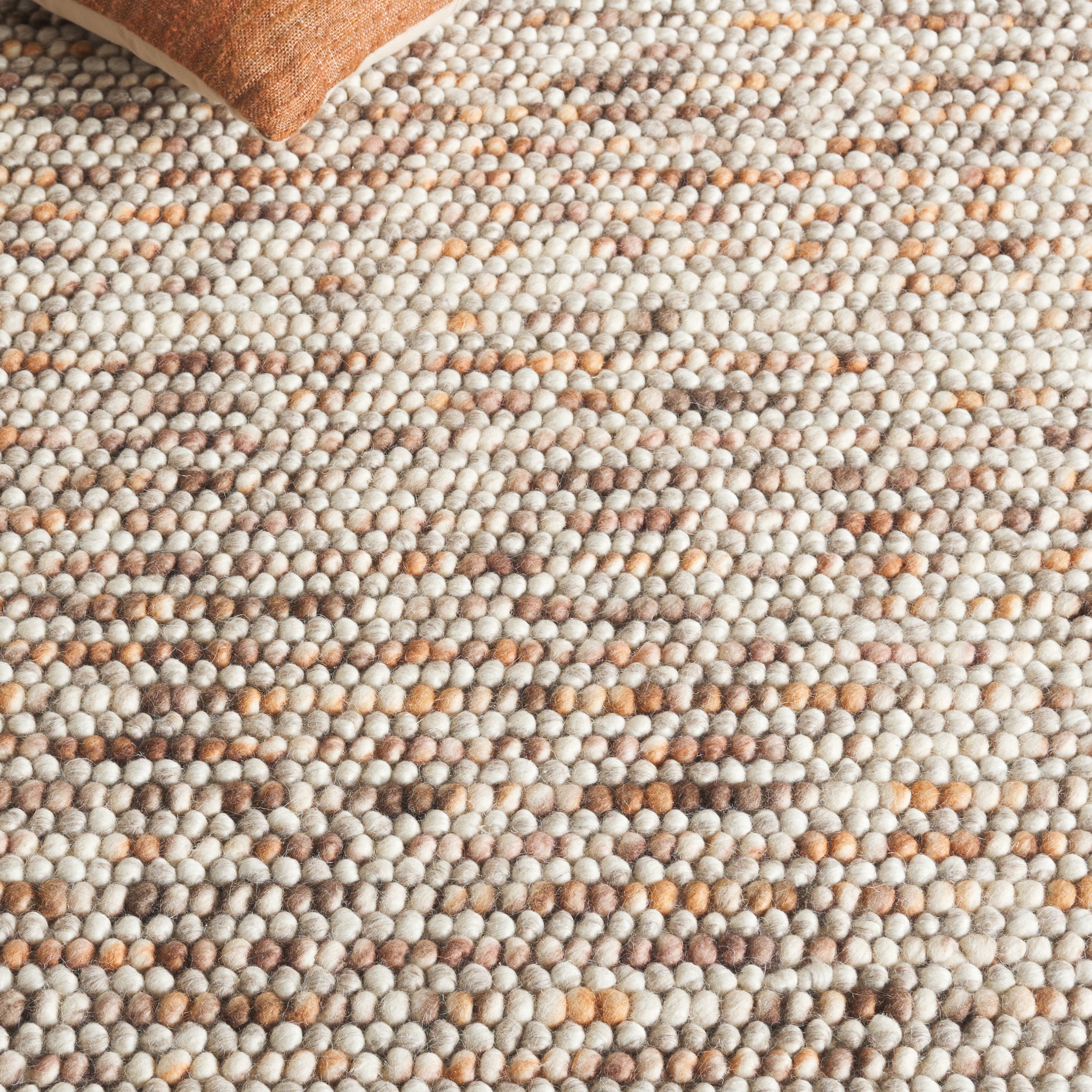DARK BROWN / BEIGE