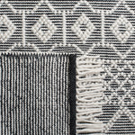 IVORY / BLACK