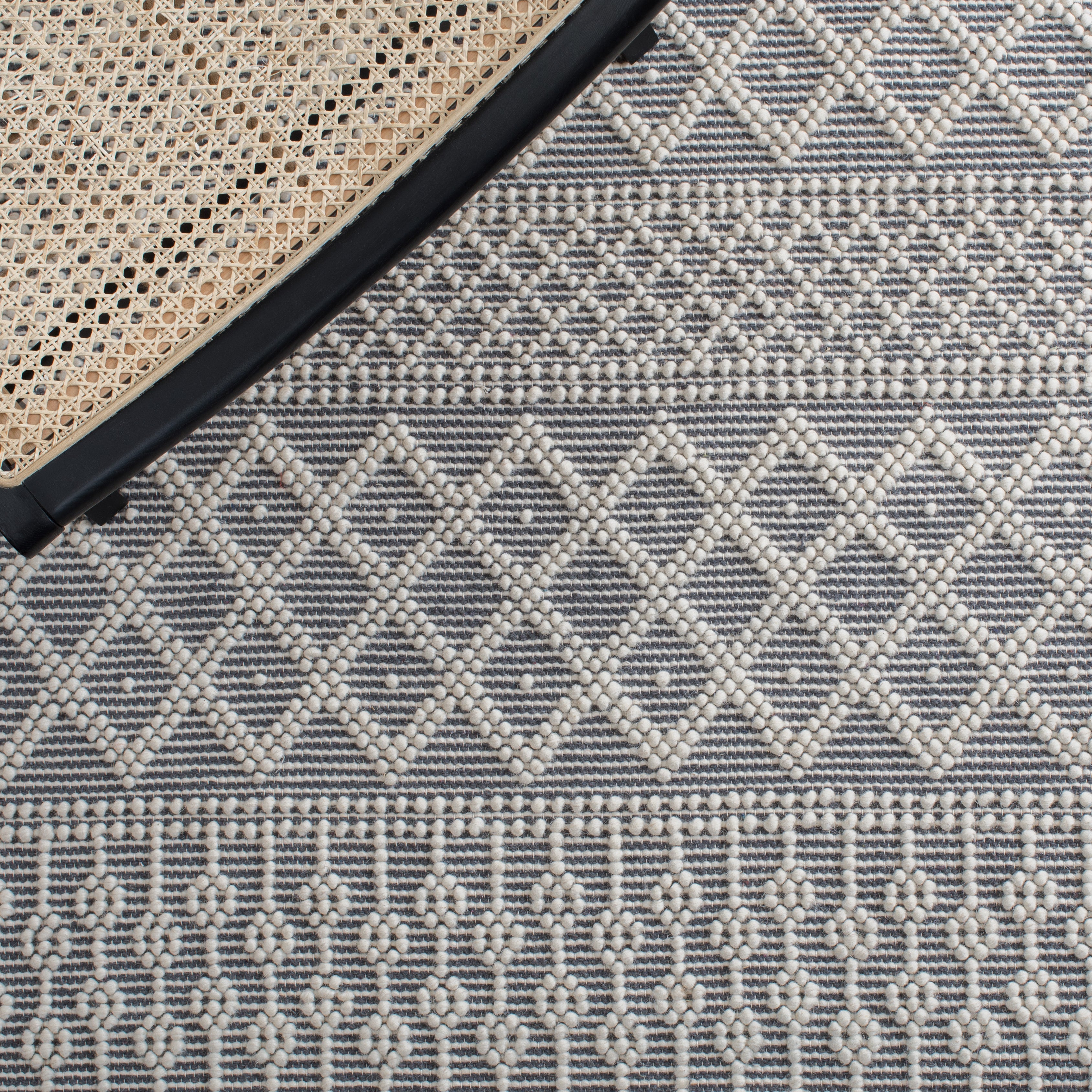 IVORY / GREY