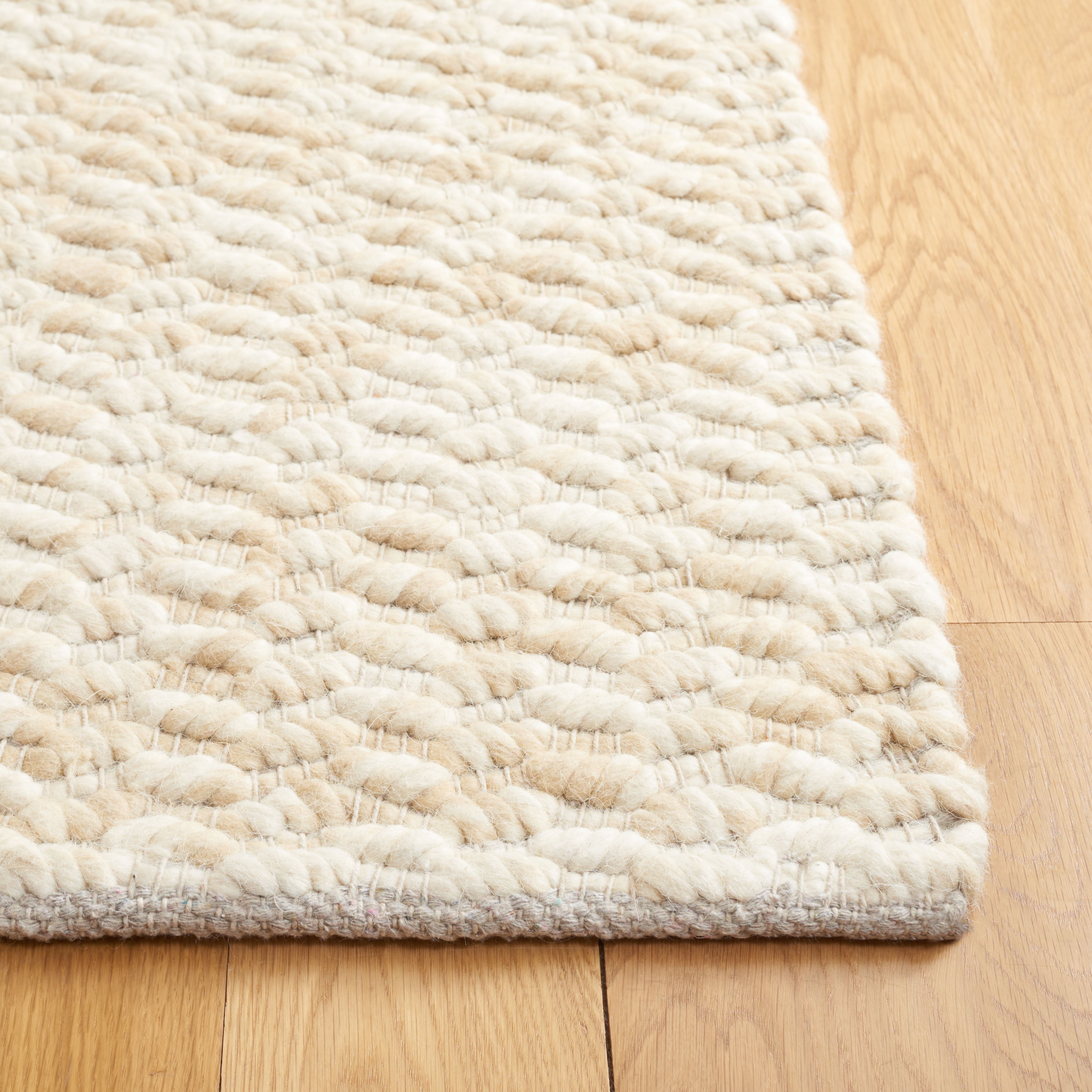 BEIGE / IVORY