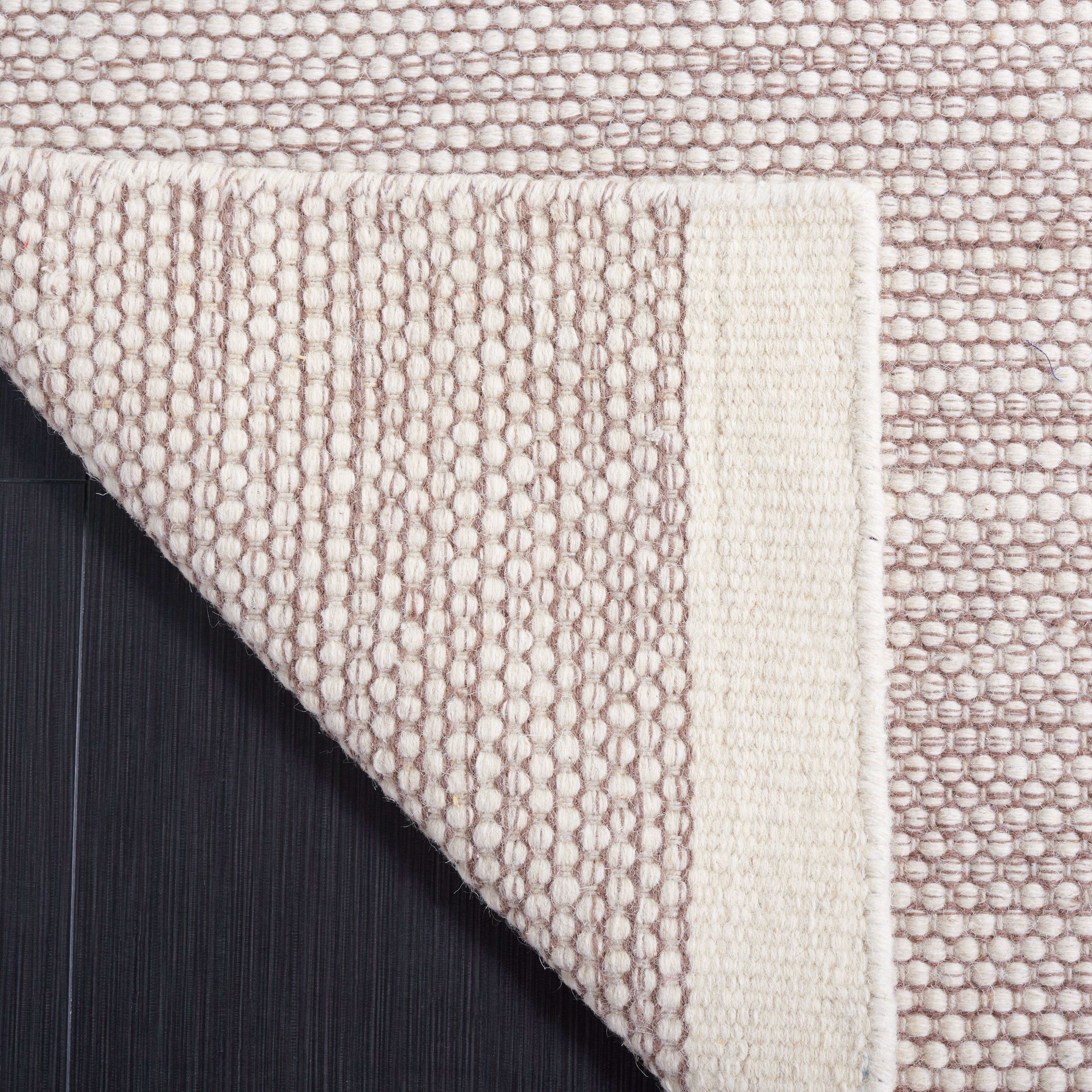 BROWN / IVORY