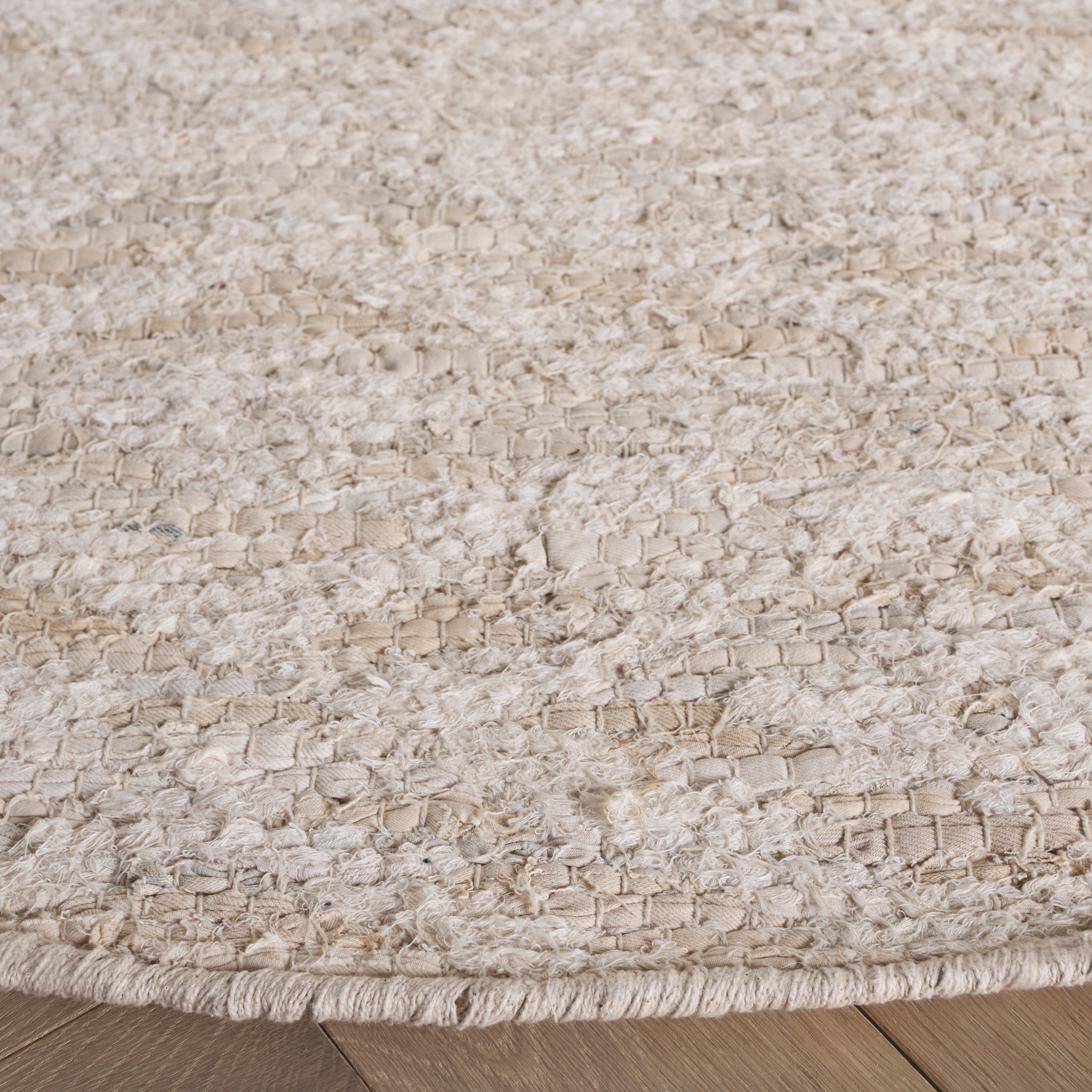 BEIGE / IVORY
