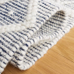 IVORY / NAVY