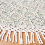 IVORY / LIGHT GREEN