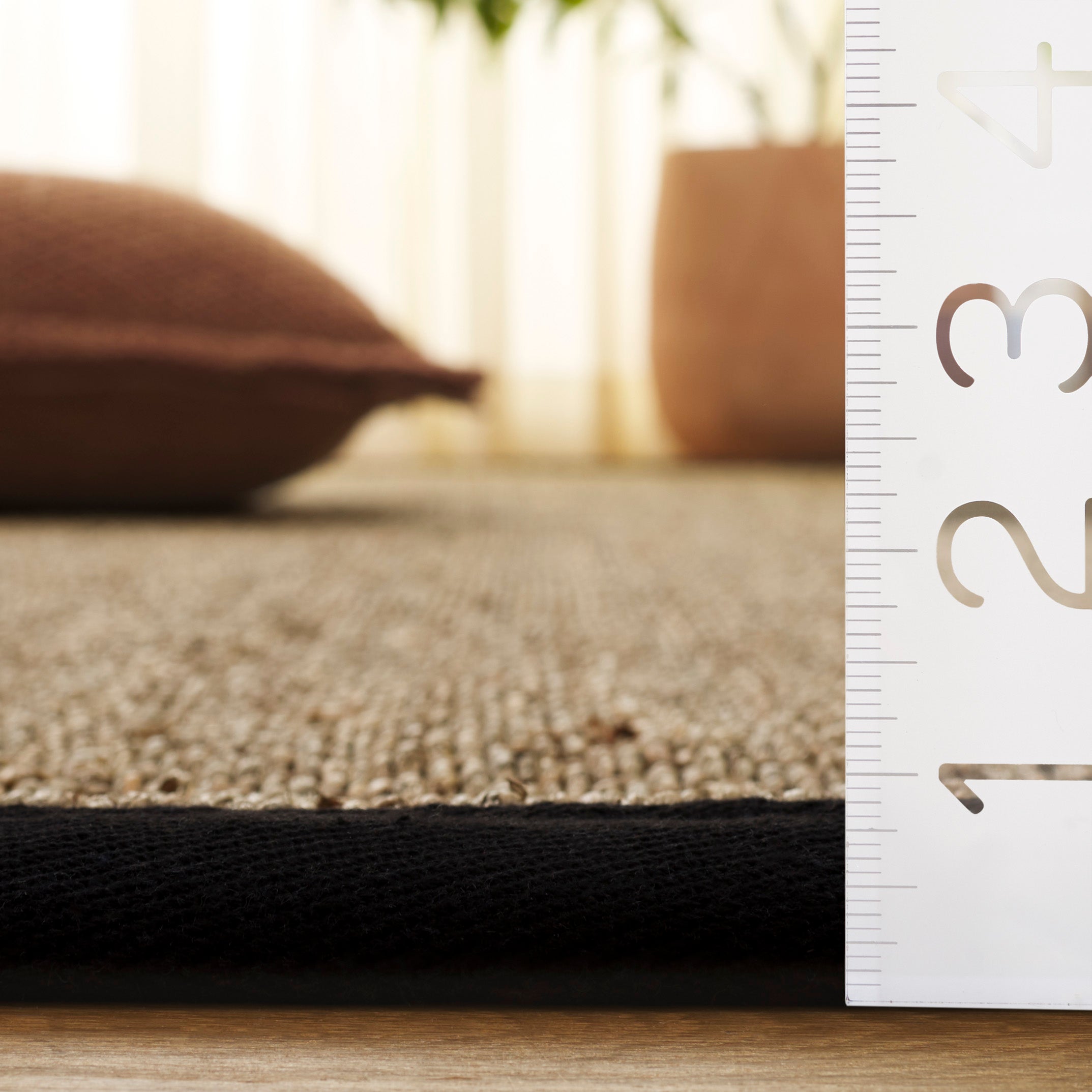 NATURAL FIBER 111 – NATURAL / BLACK