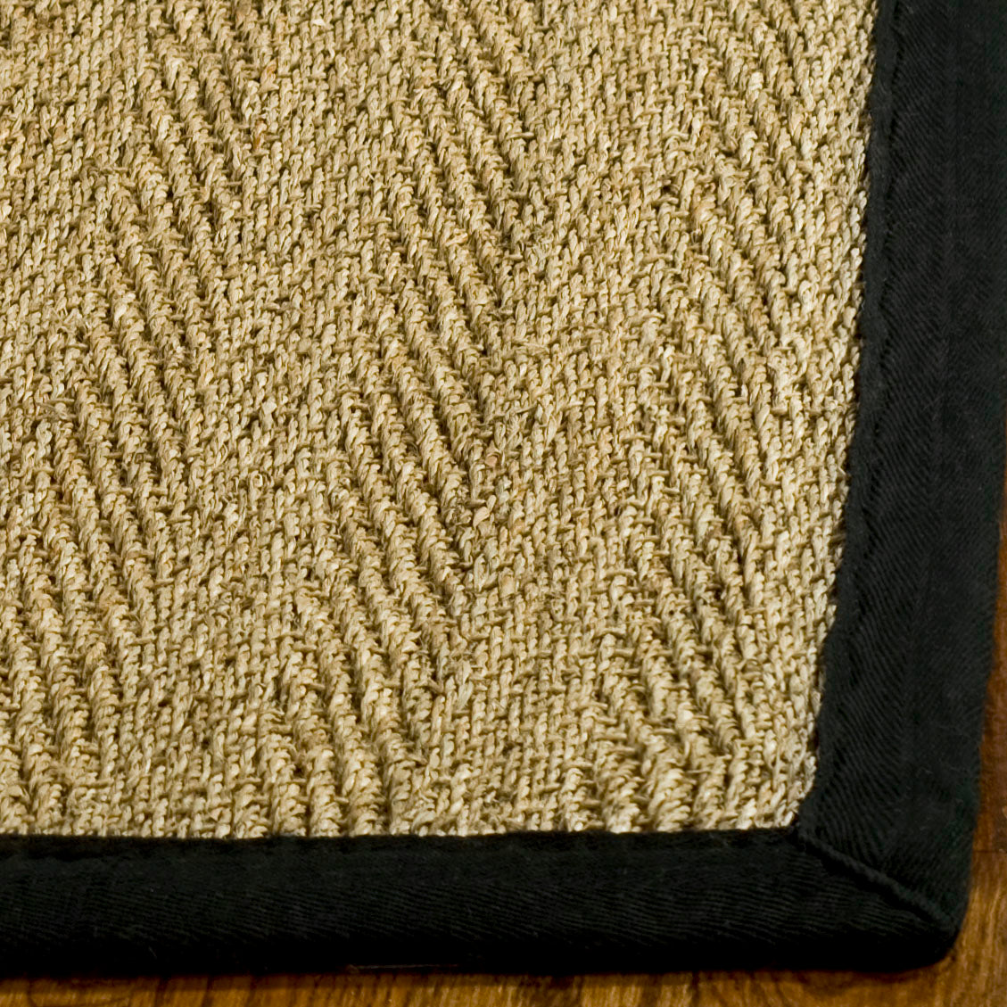 NATURAL / BLACK