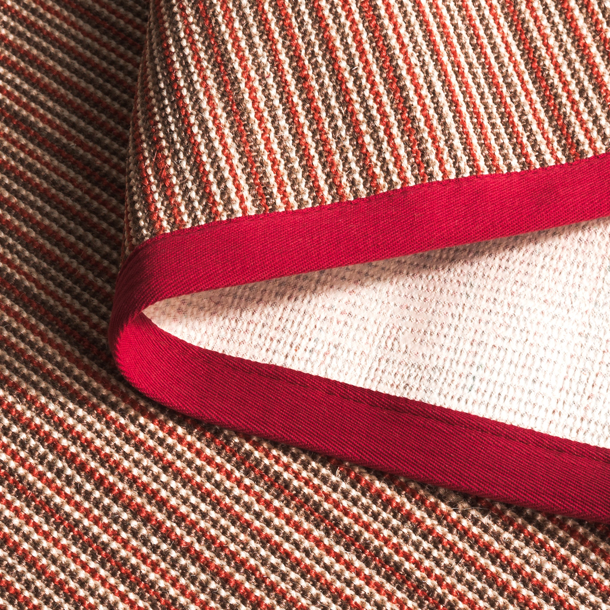 NATURAL FIBER 132 – BROWN / RED