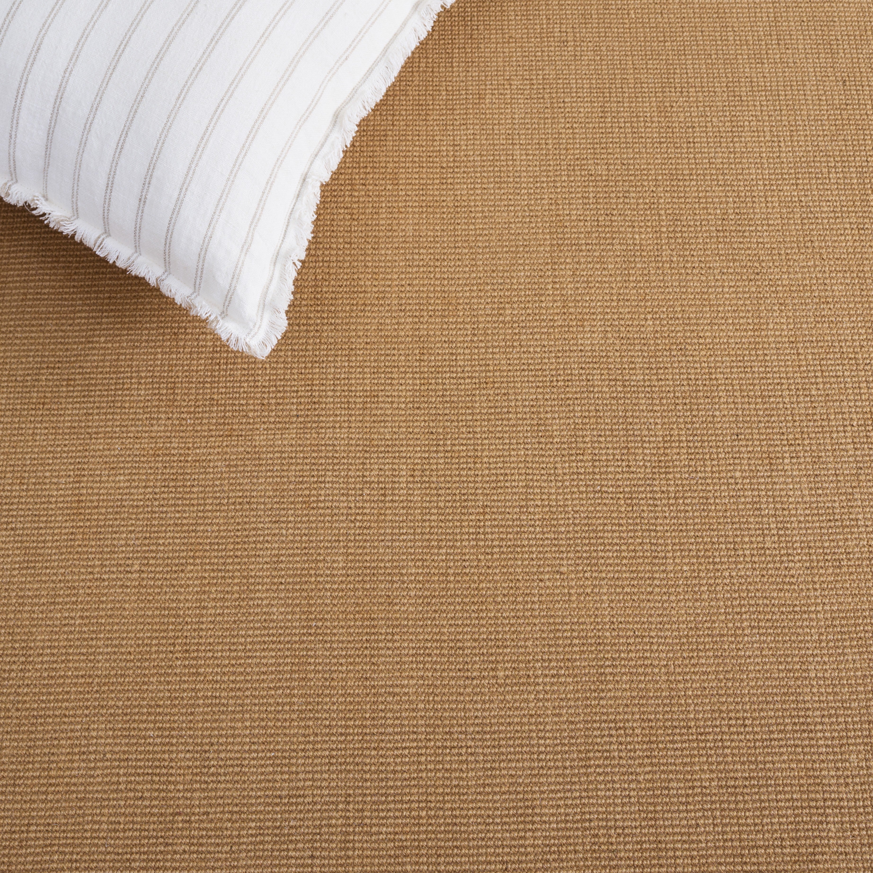 NATURAL / IVORY