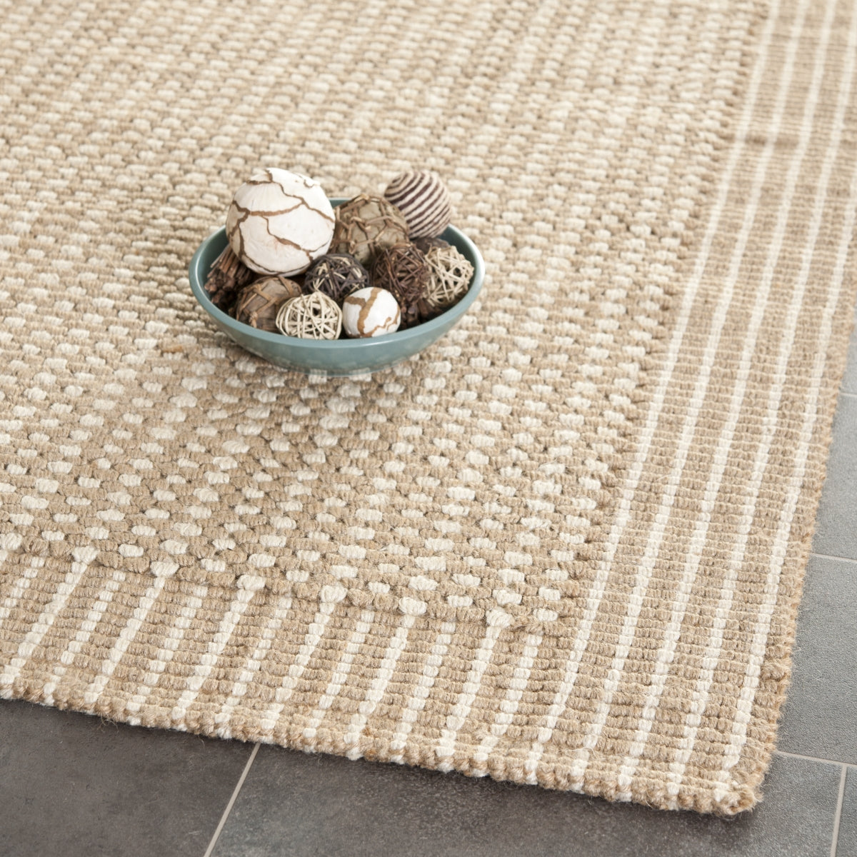IVORY / BEIGE