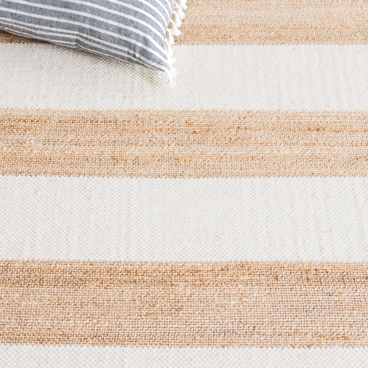 NATURAL / IVORY