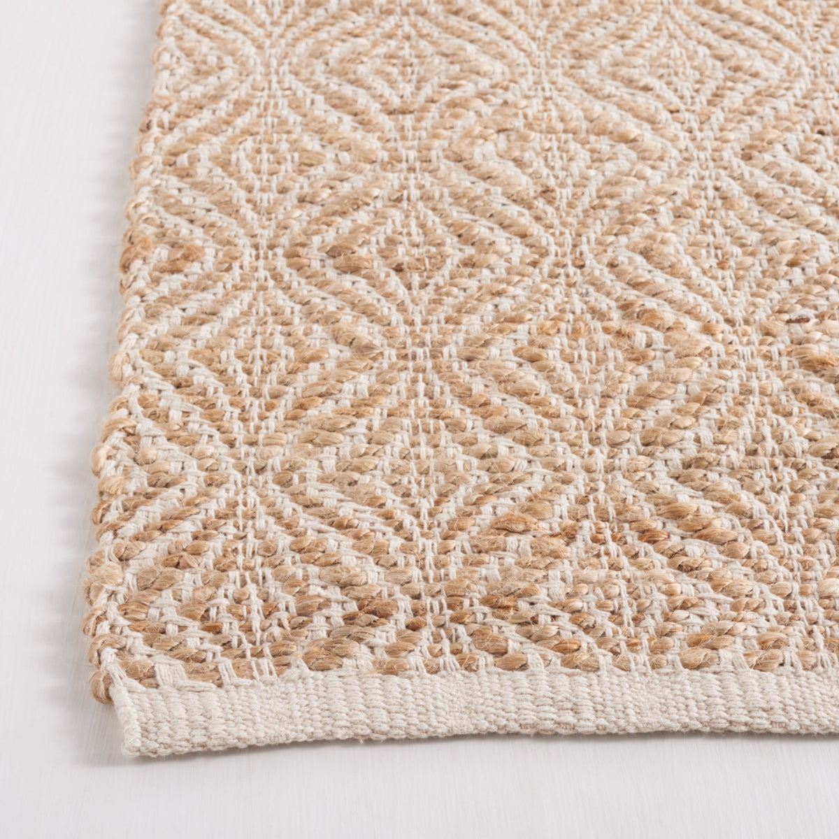 NATURAL / BEIGE