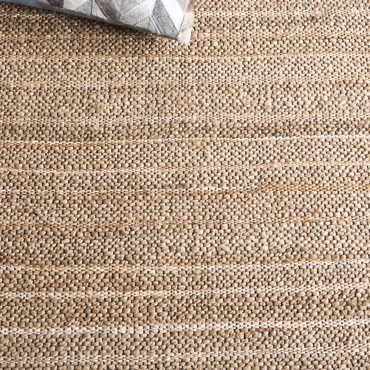 LIGHT BROWN / BEIGE