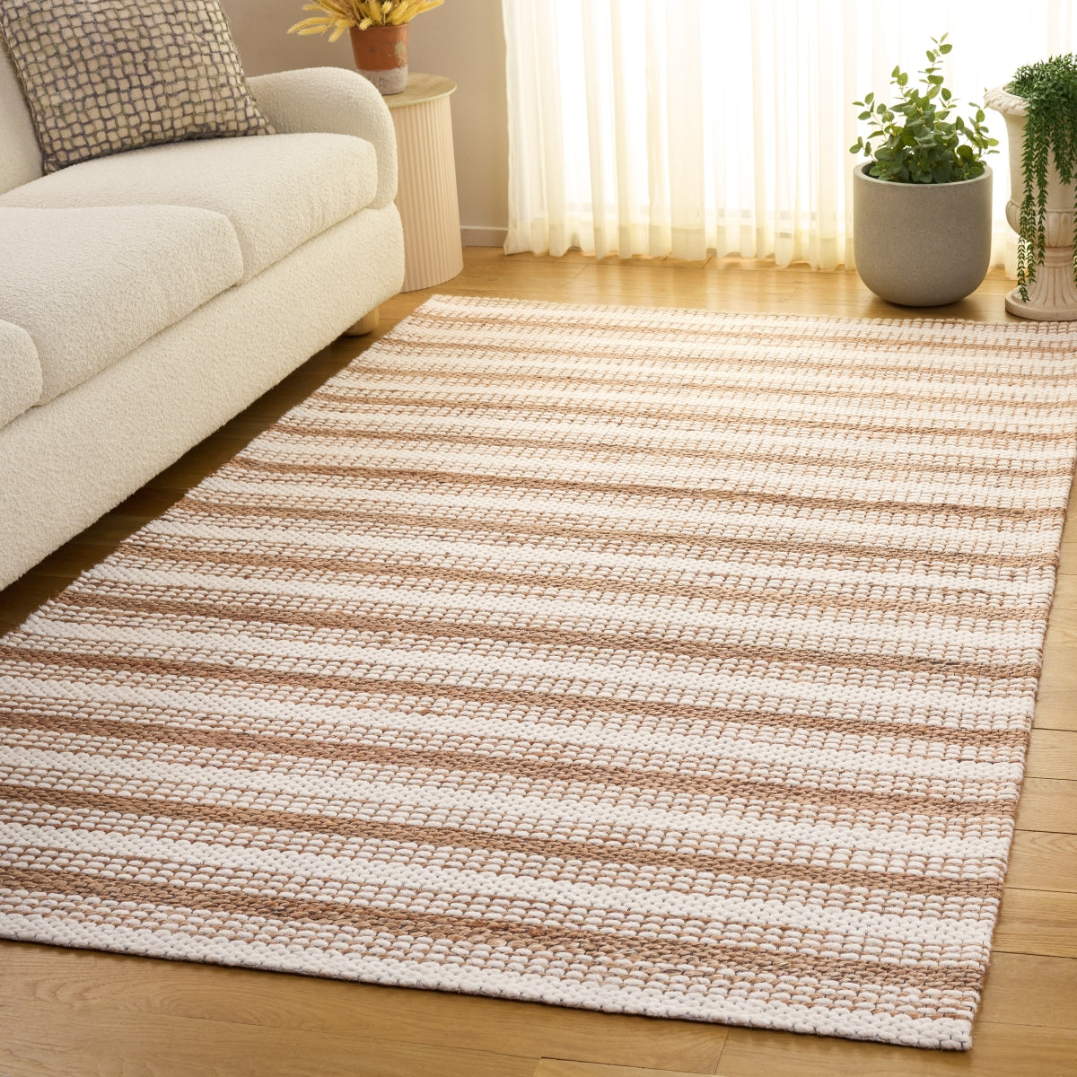 IVORY / BROWN