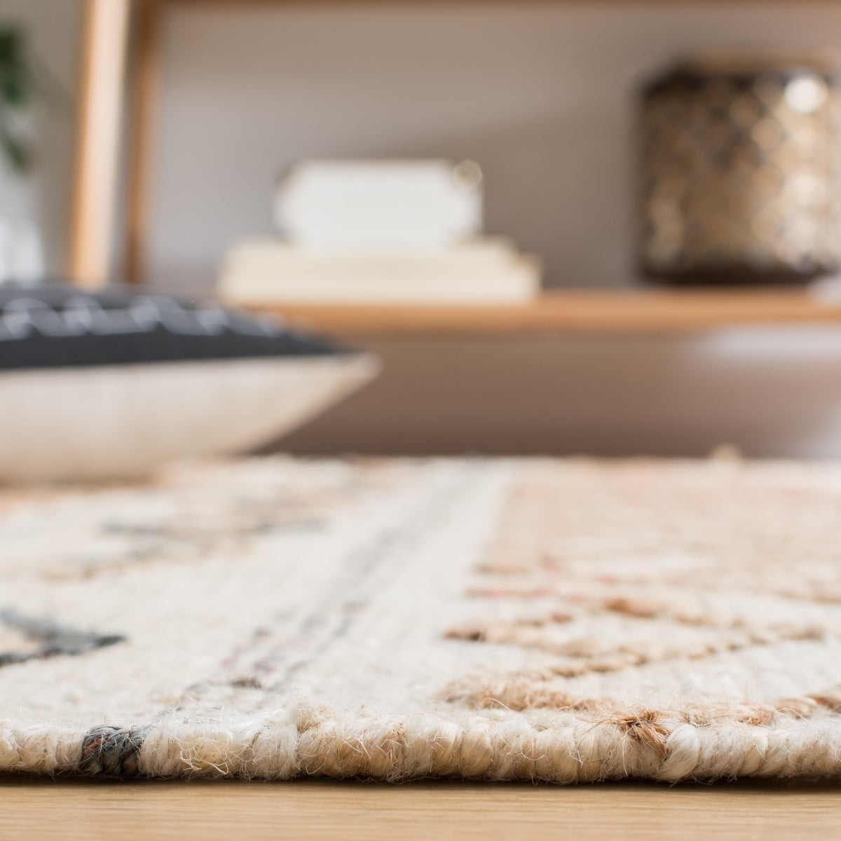NATURAL / IVORY