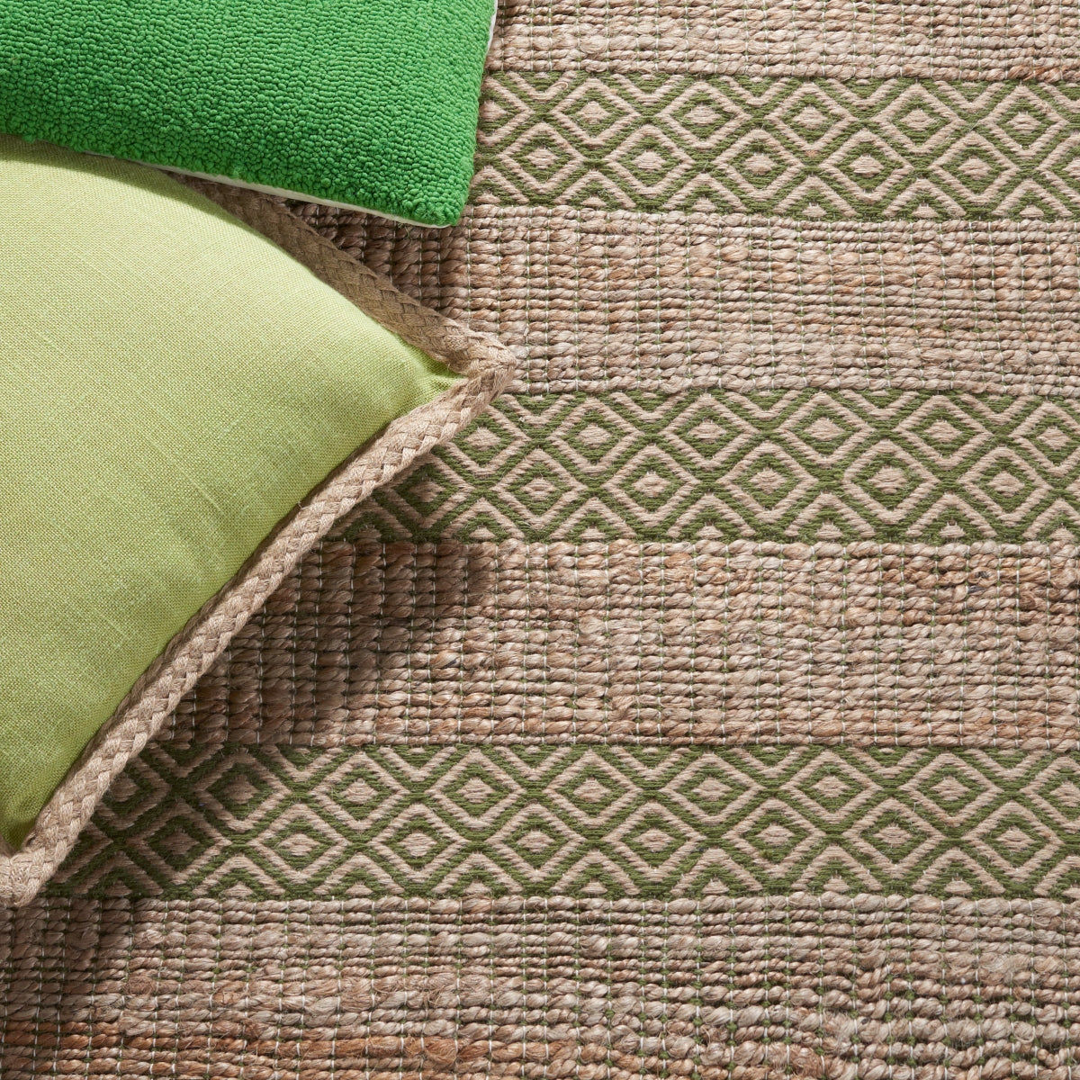 GREEN / NATURAL