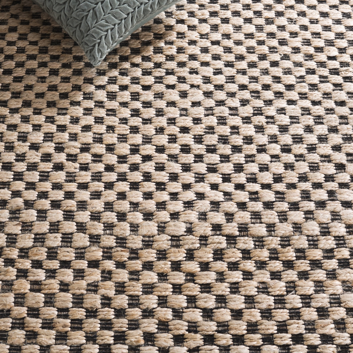 BEIGE / BLACK
