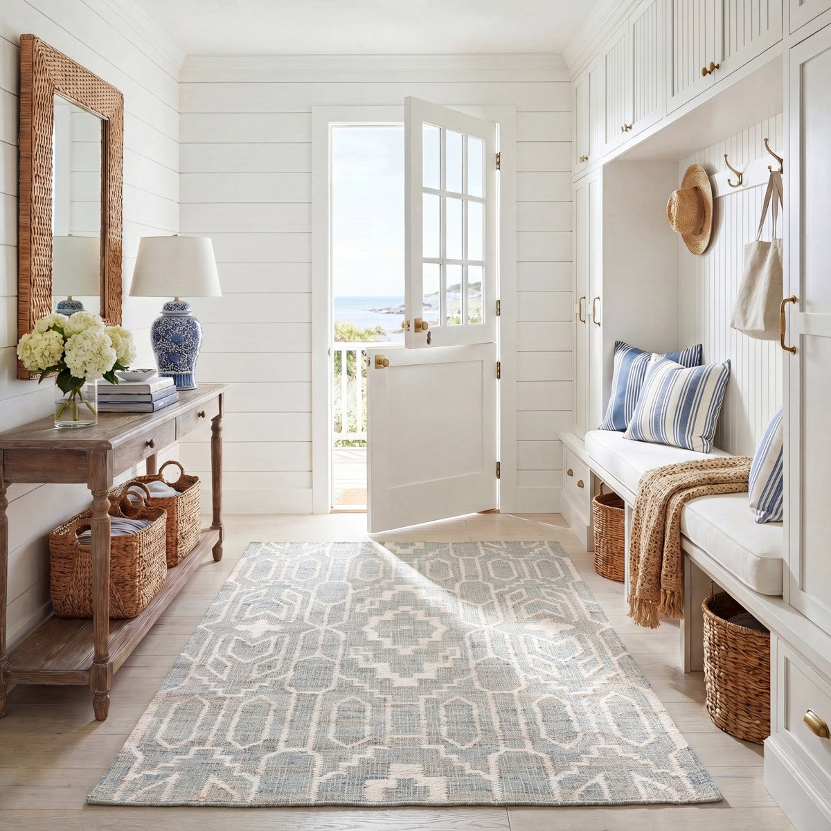 LIGHT BLUE / IVORY