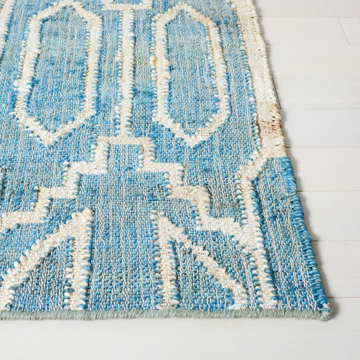 BLUE / IVORY