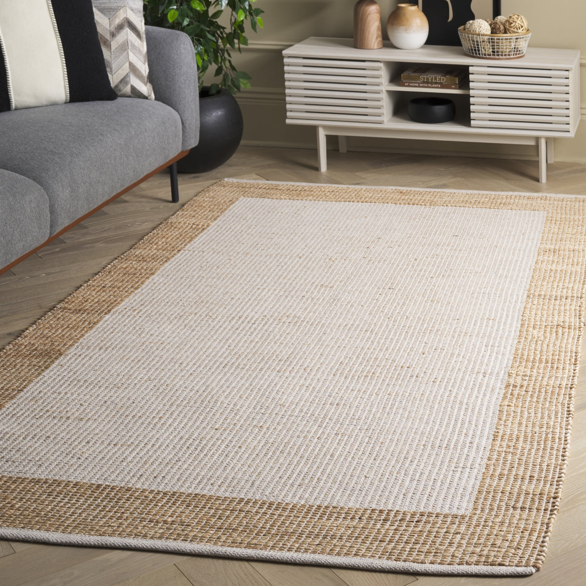 NATURAL / IVORY