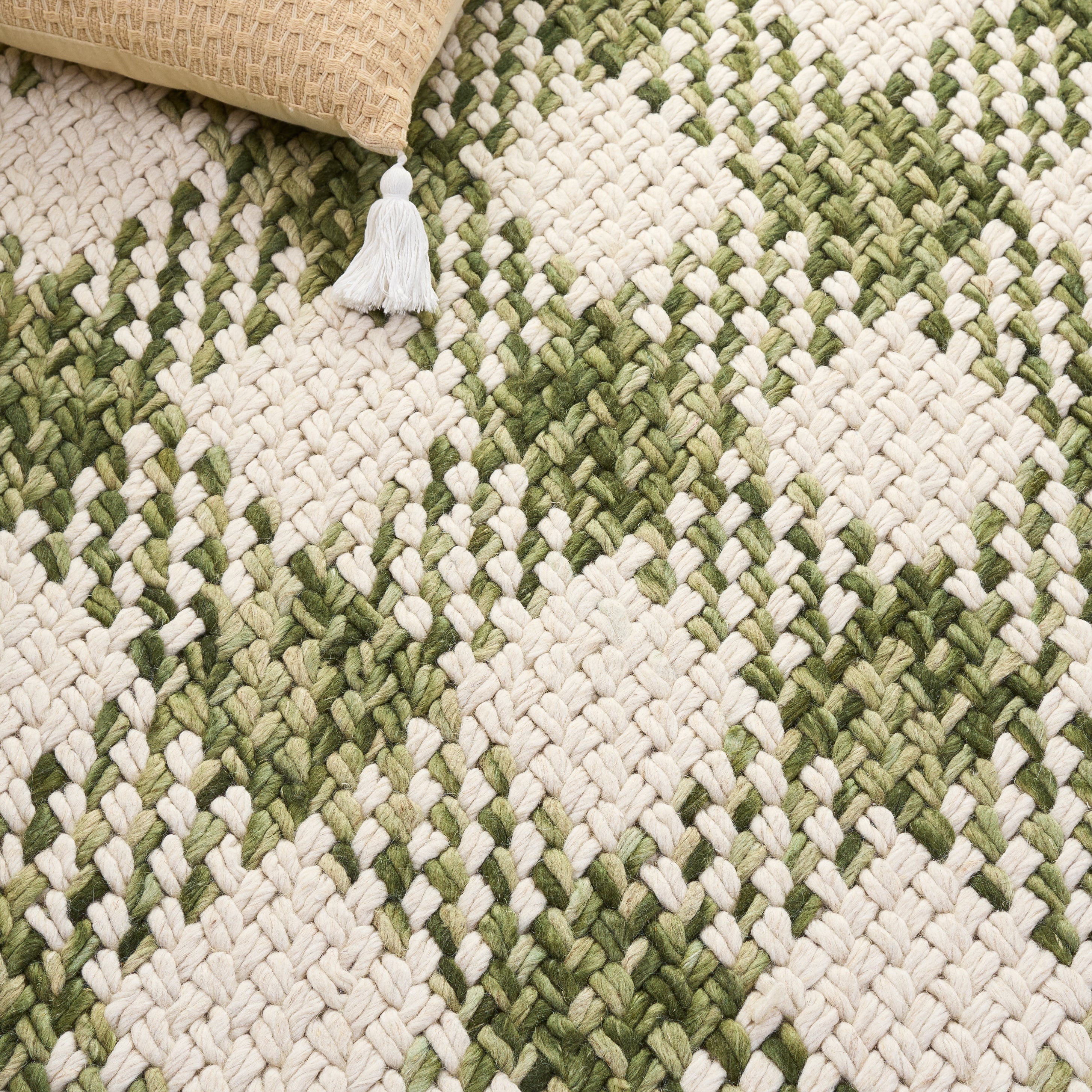 GREEN / IVORY